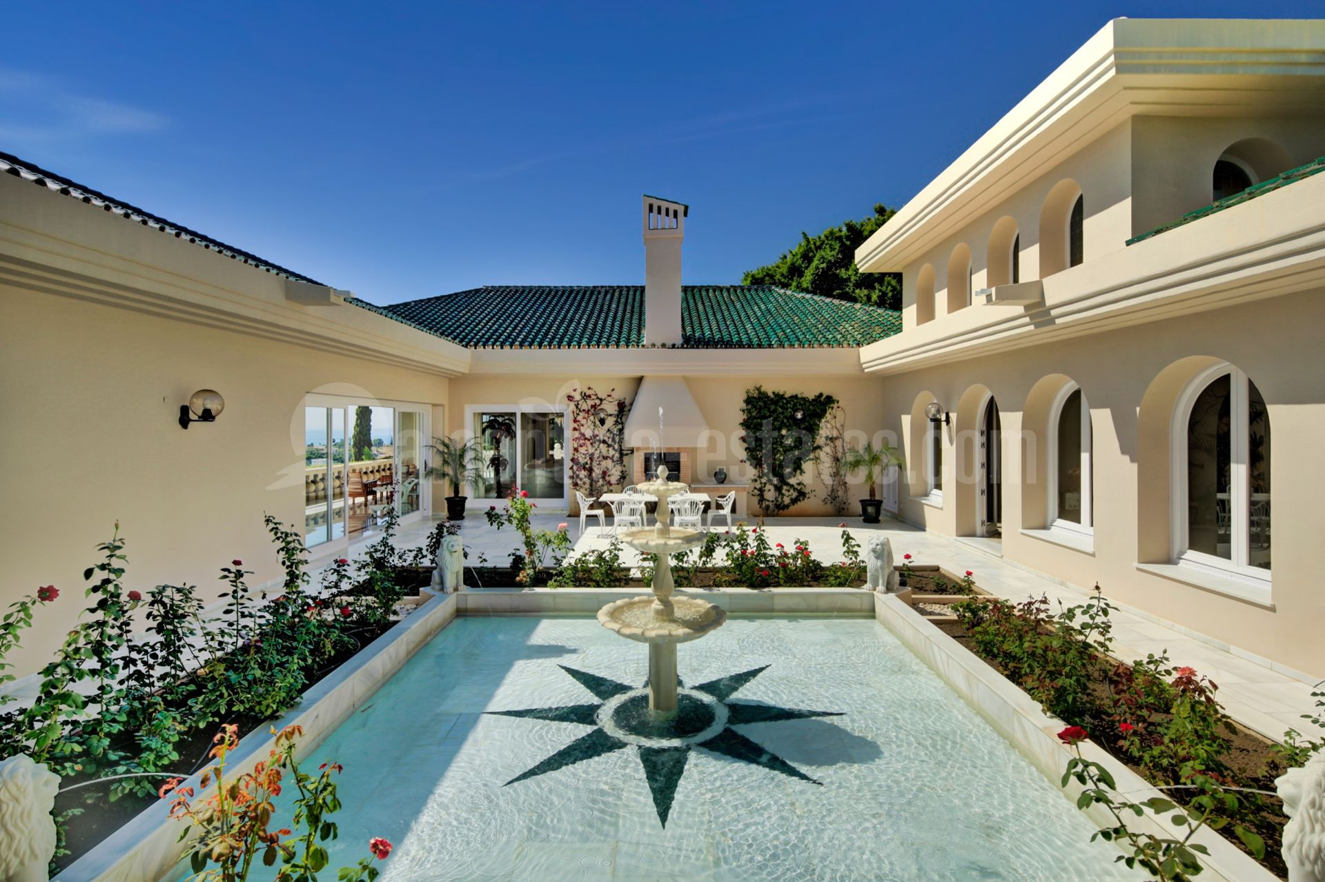 Villa in Rio Real Golf, Marbella