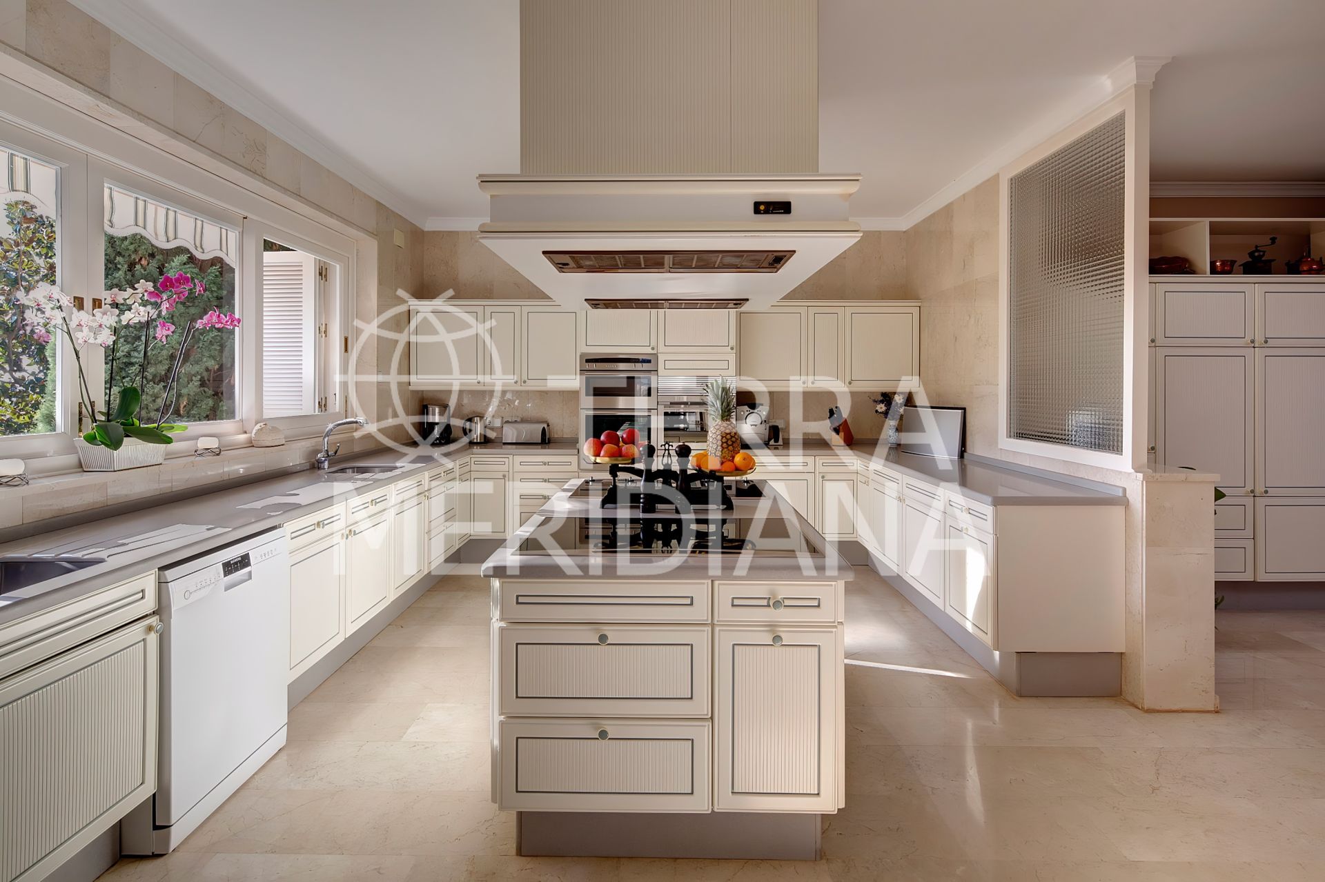 Villa in Rio Real Golf, Marbella