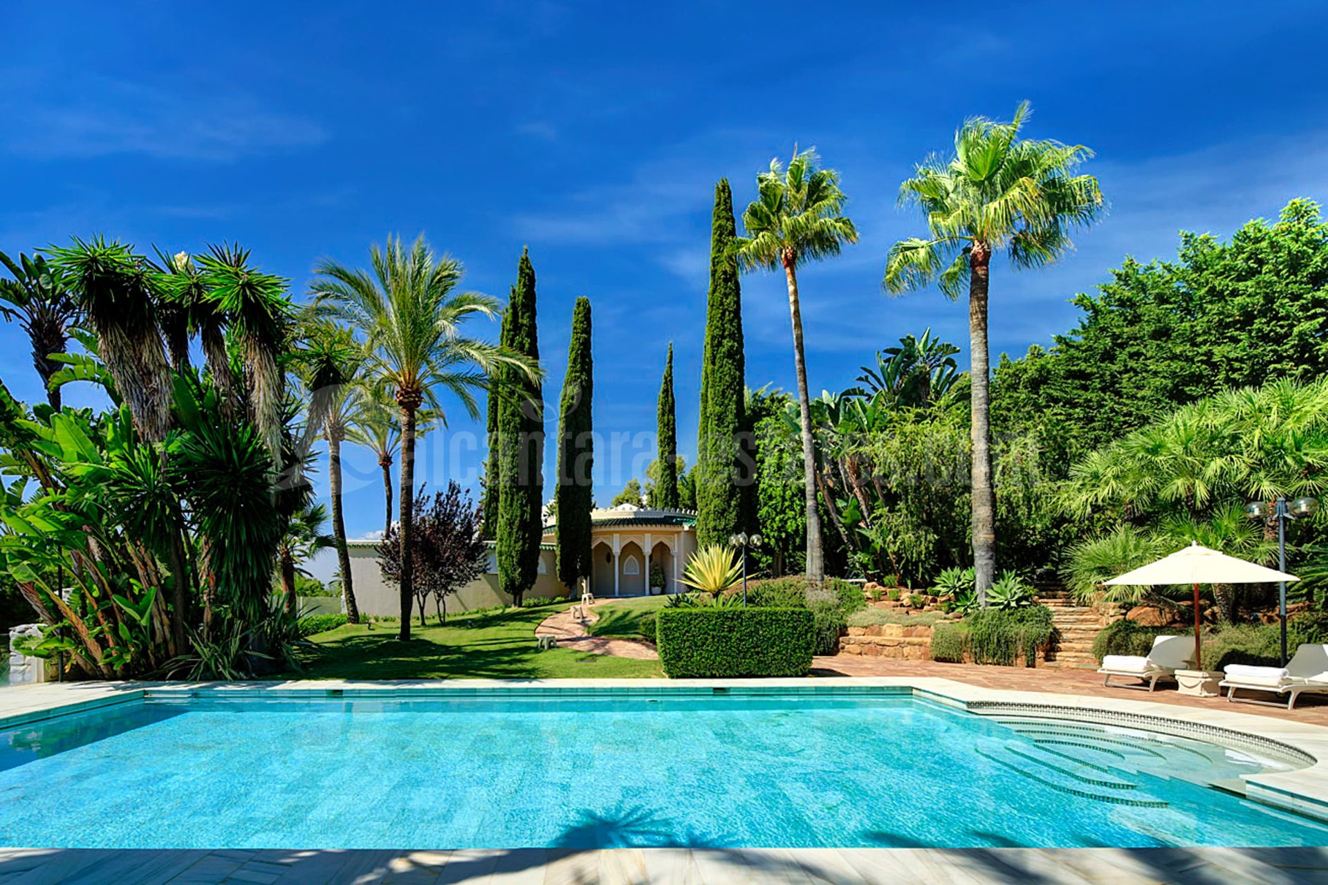Villa in Rio Real Golf, Marbella