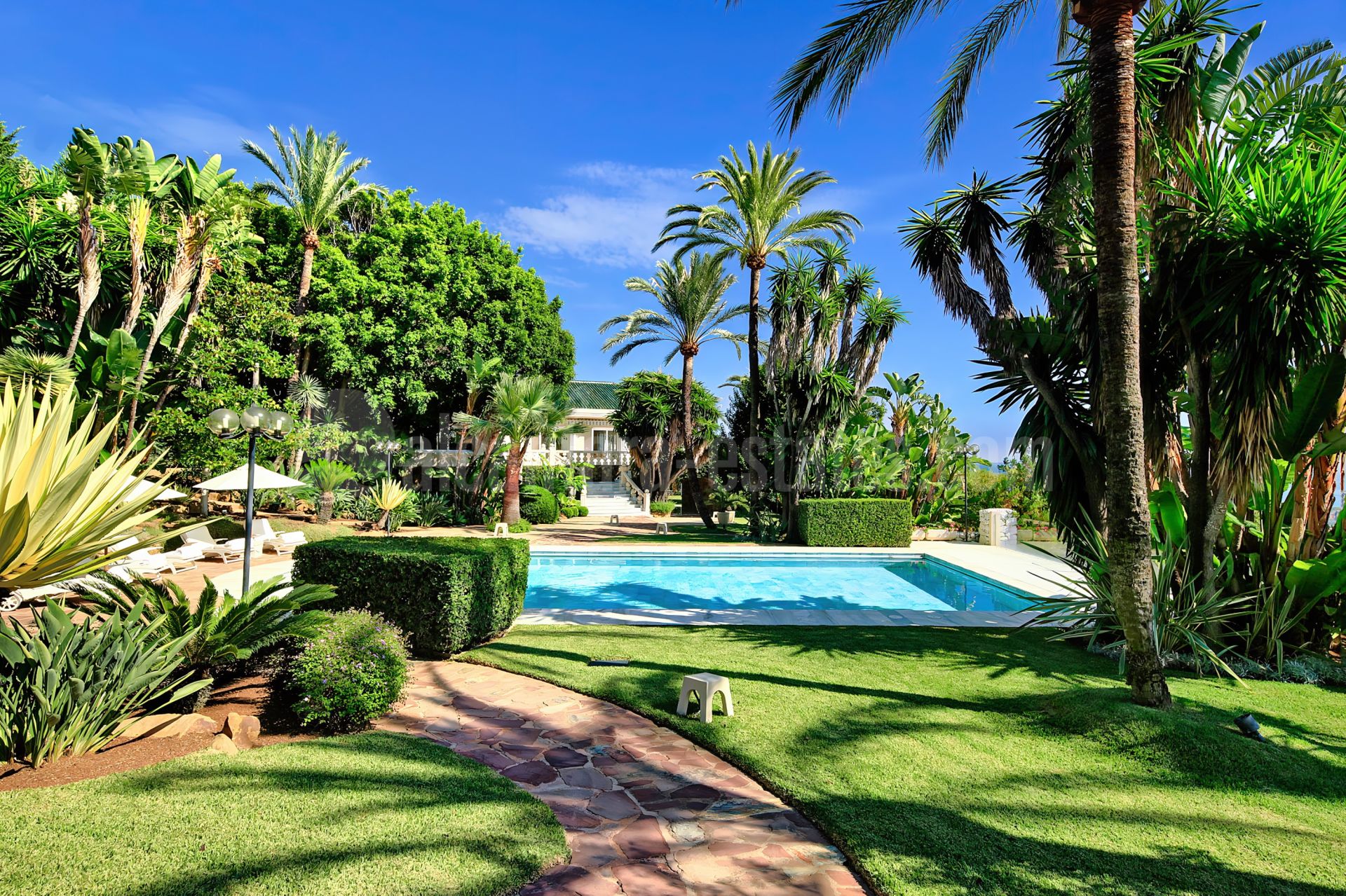 Villa in Rio Real Golf, Marbella