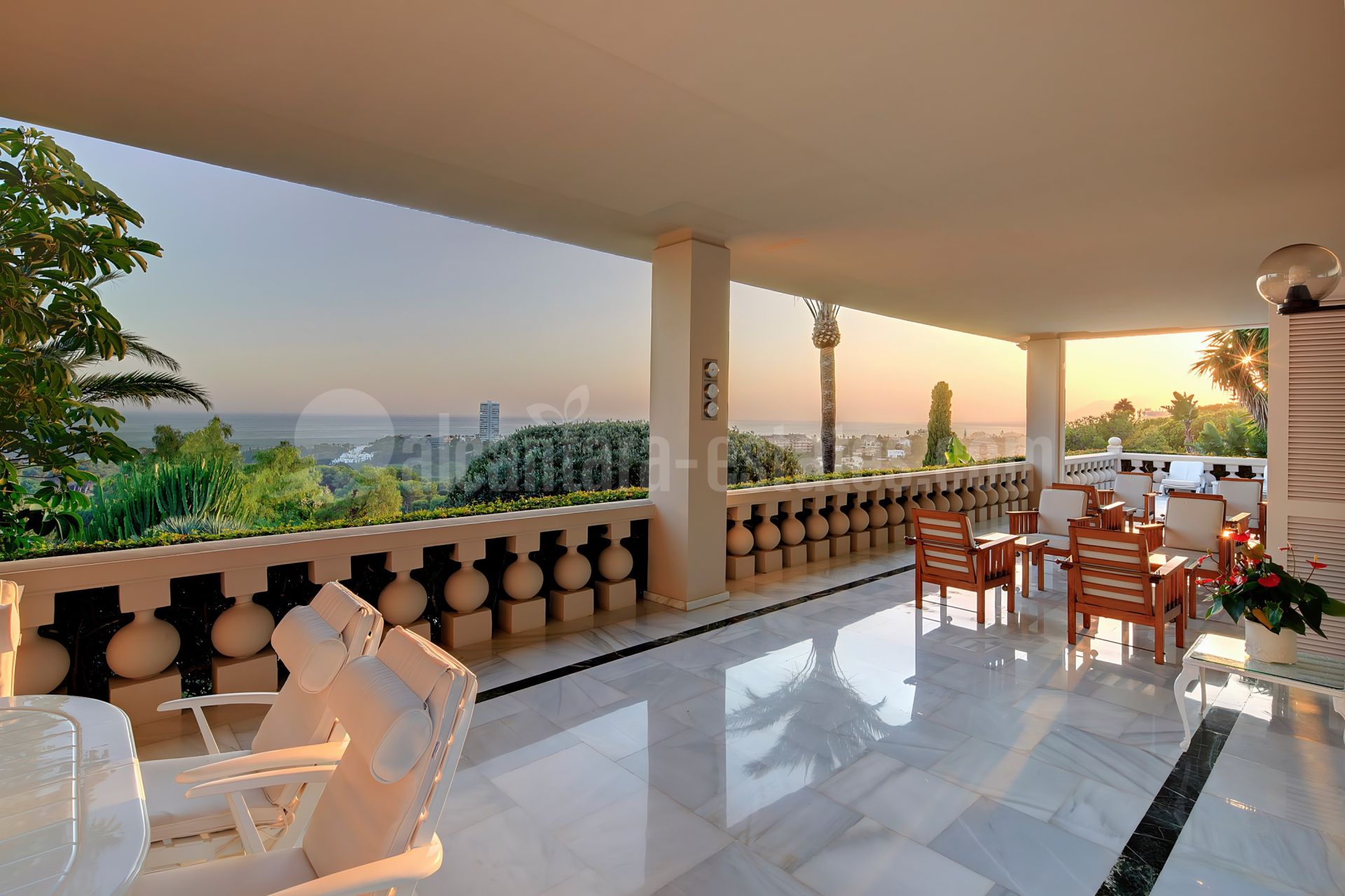 Villa in Rio Real Golf, Marbella