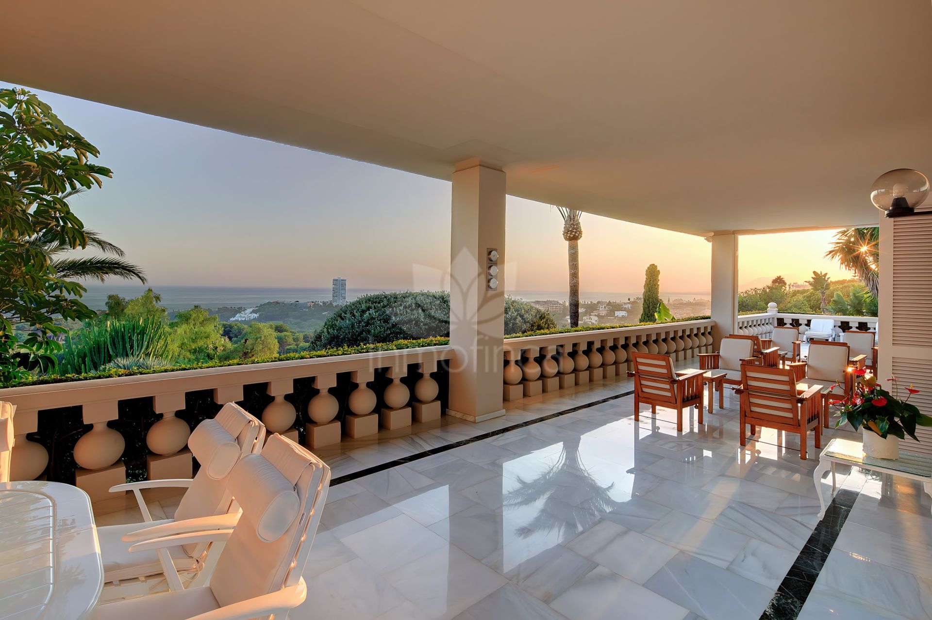 Villa en Rio Real Golf, Marbella