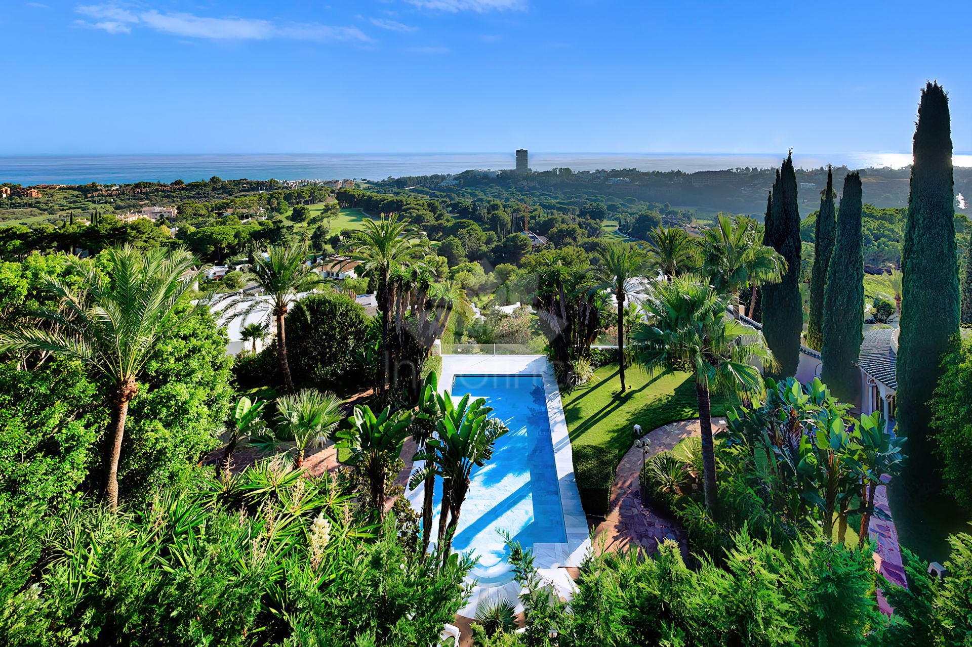 Villa en Rio Real Golf, Marbella