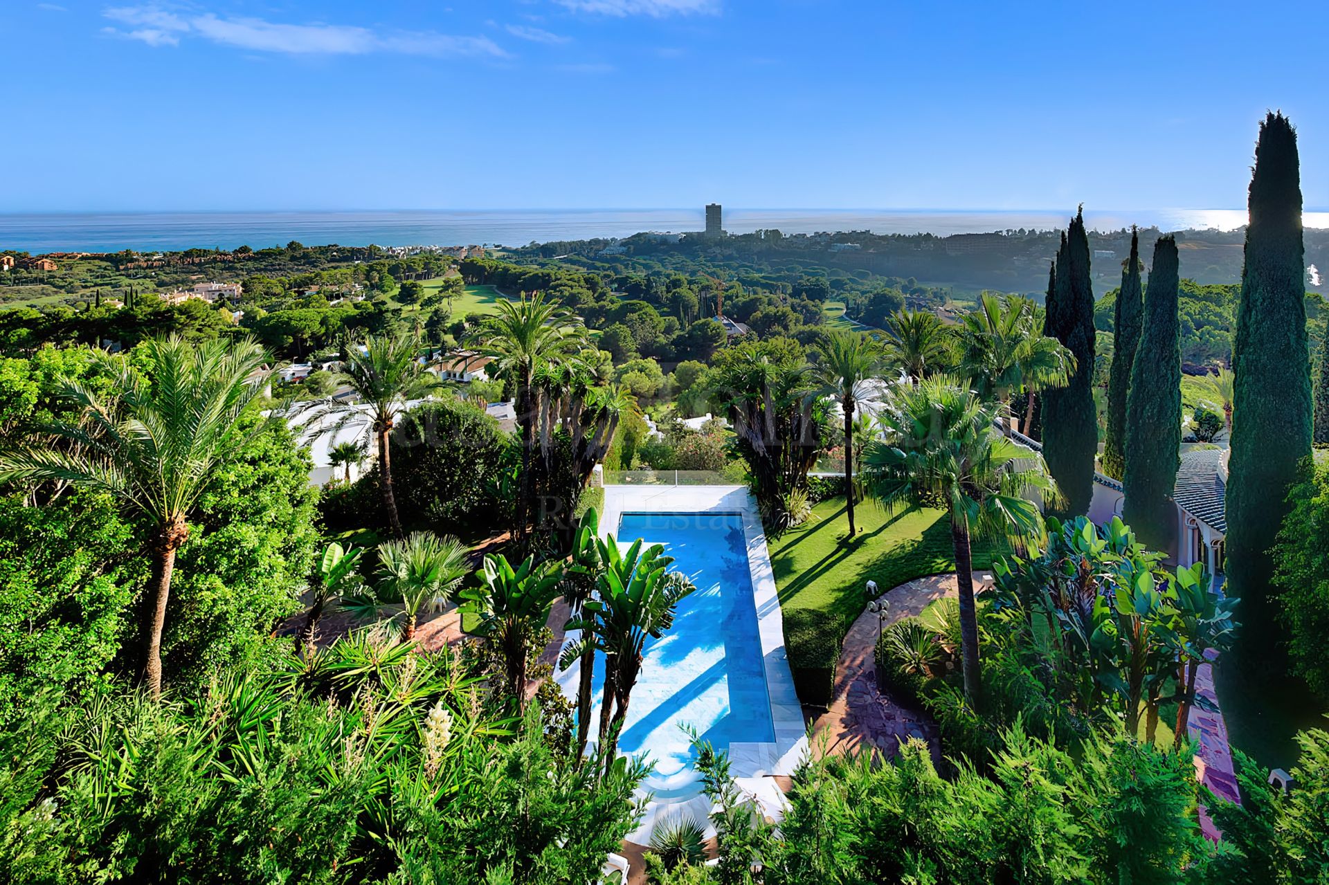 Villa en Rio Real Golf, Marbella