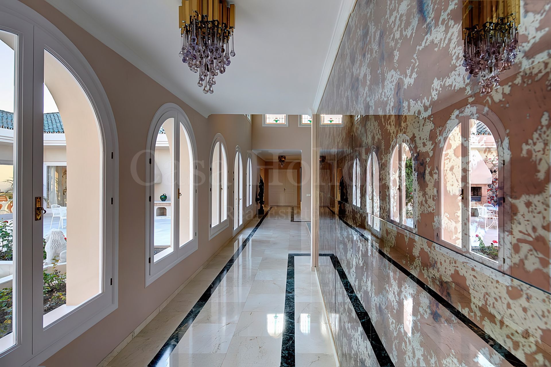 Villa en Rio Real Golf, Marbella