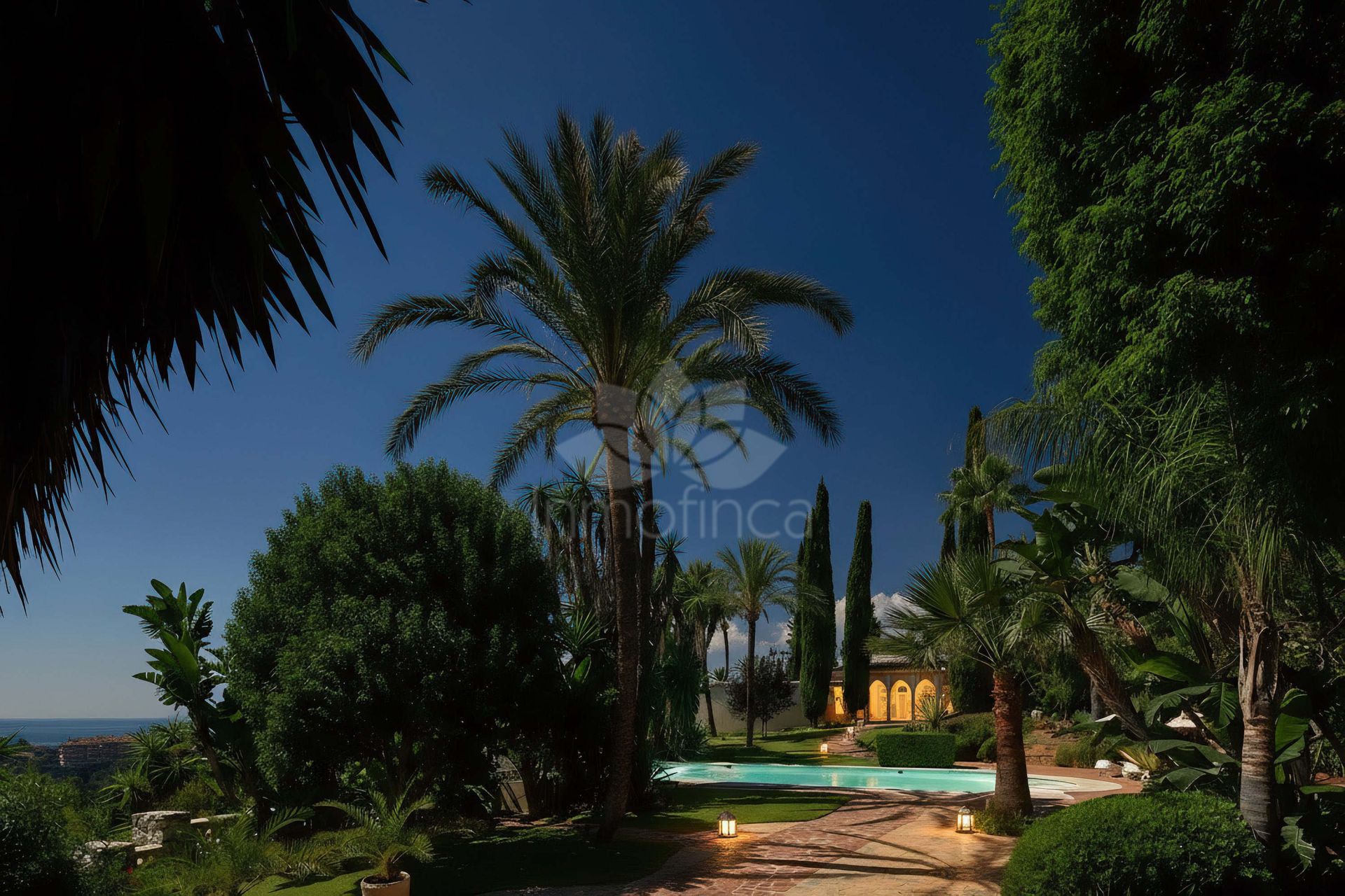 Villa en Rio Real Golf, Marbella