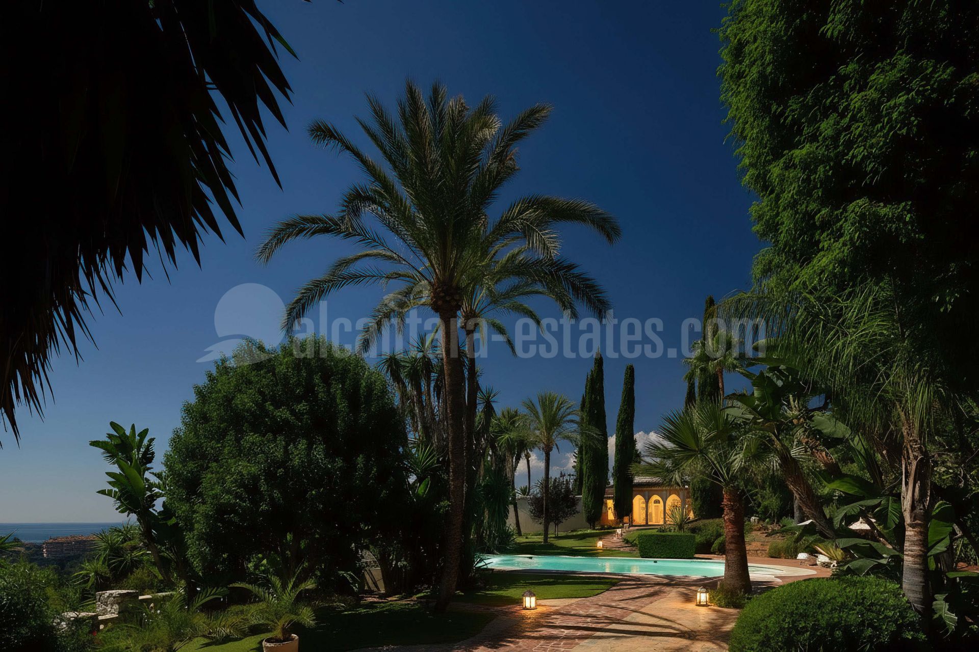 Villa in Rio Real Golf, Marbella