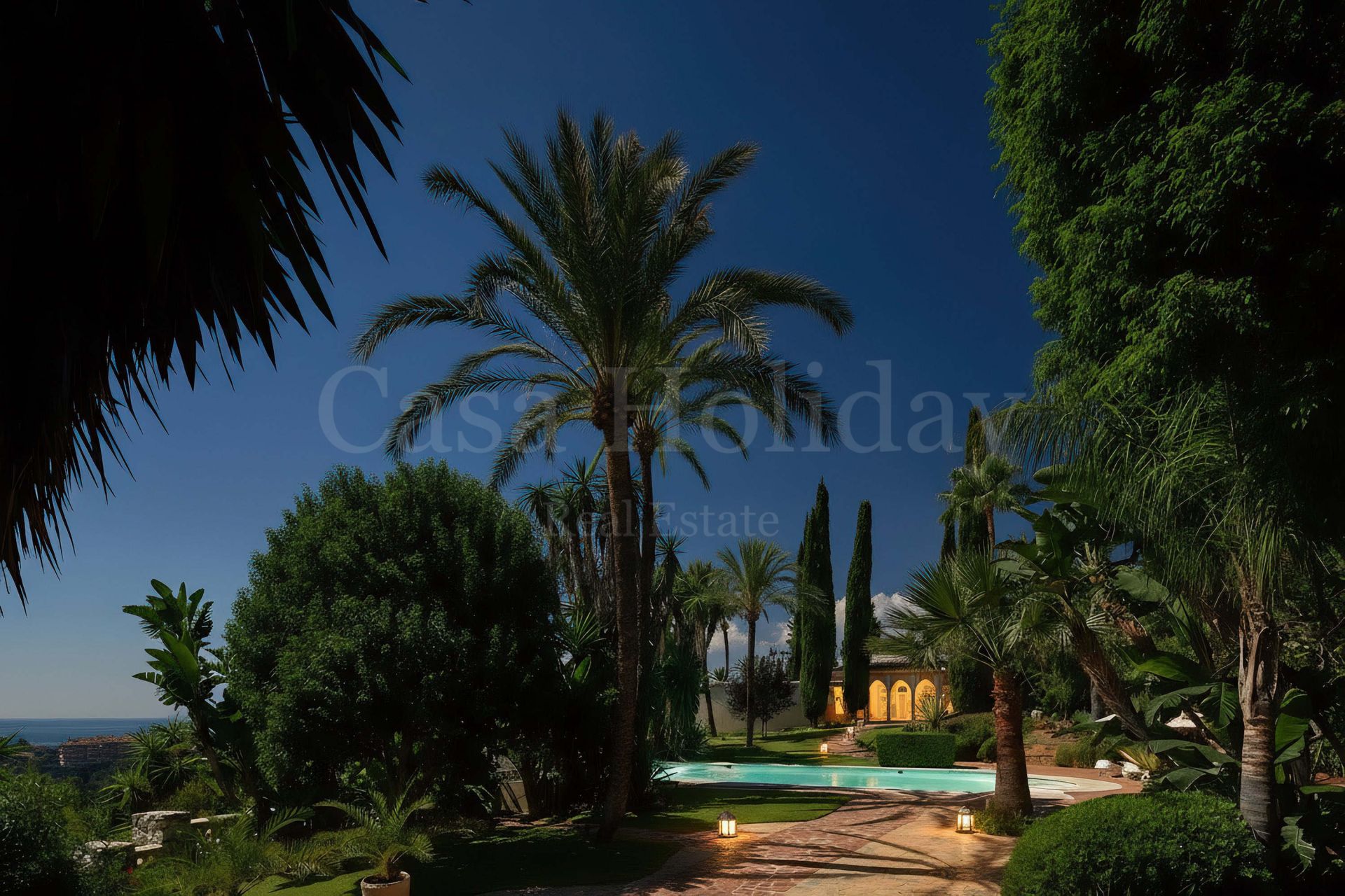 Villa en Rio Real Golf, Marbella