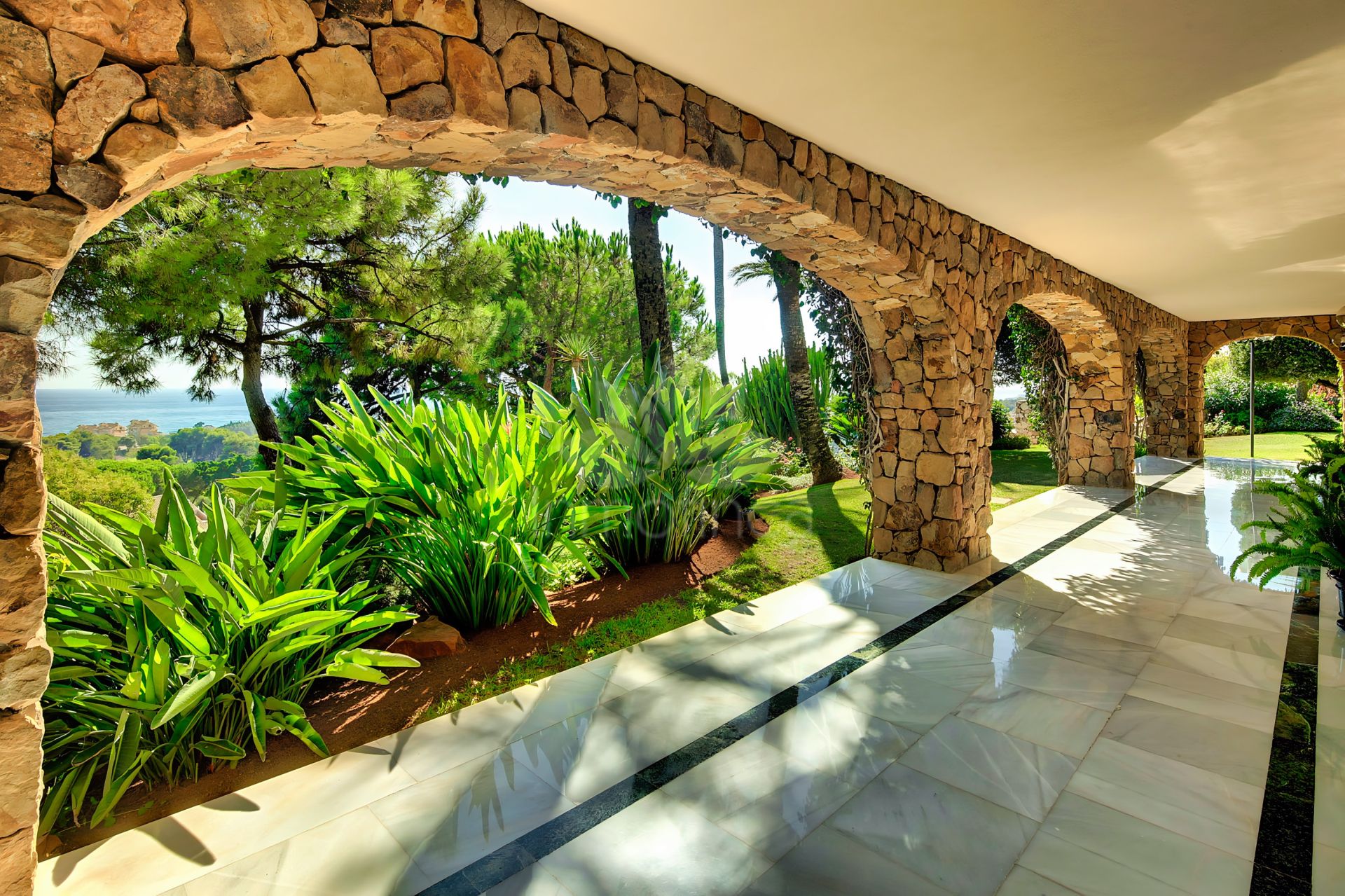Villa en Rio Real Golf, Marbella