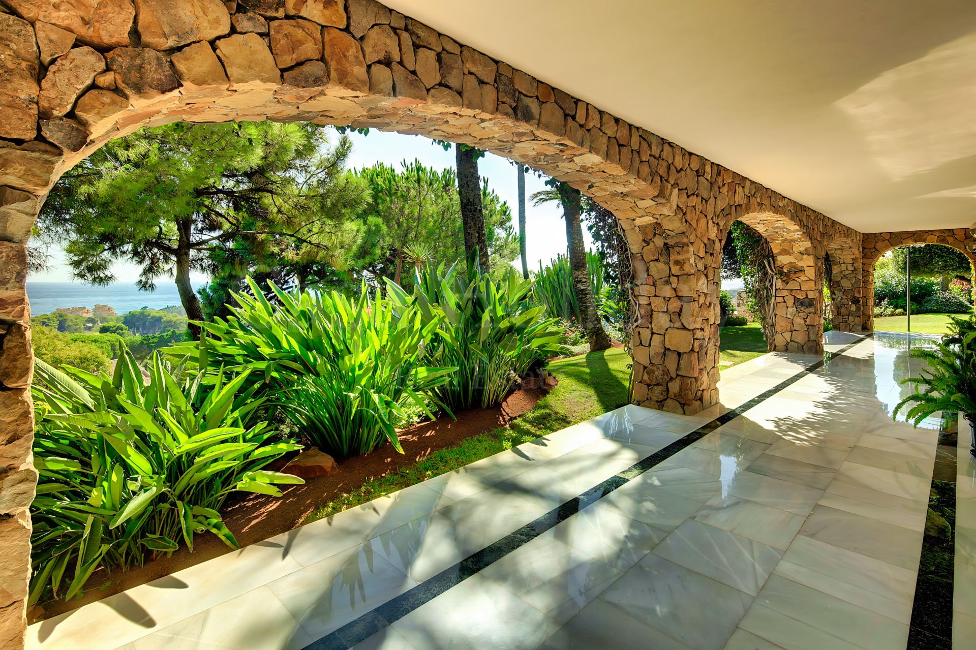 Villa en Rio Real Golf, Marbella