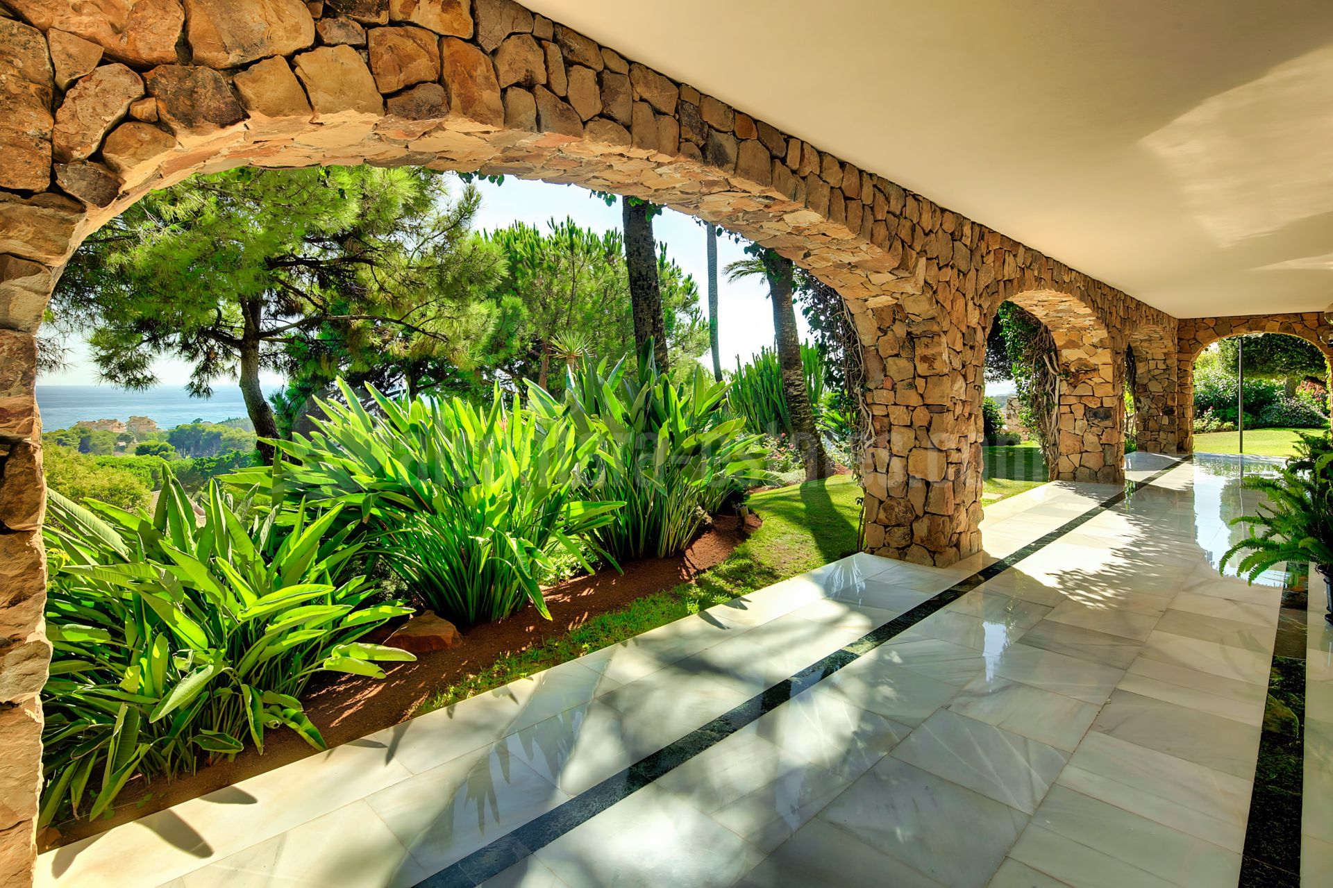 Villa in Rio Real Golf, Marbella