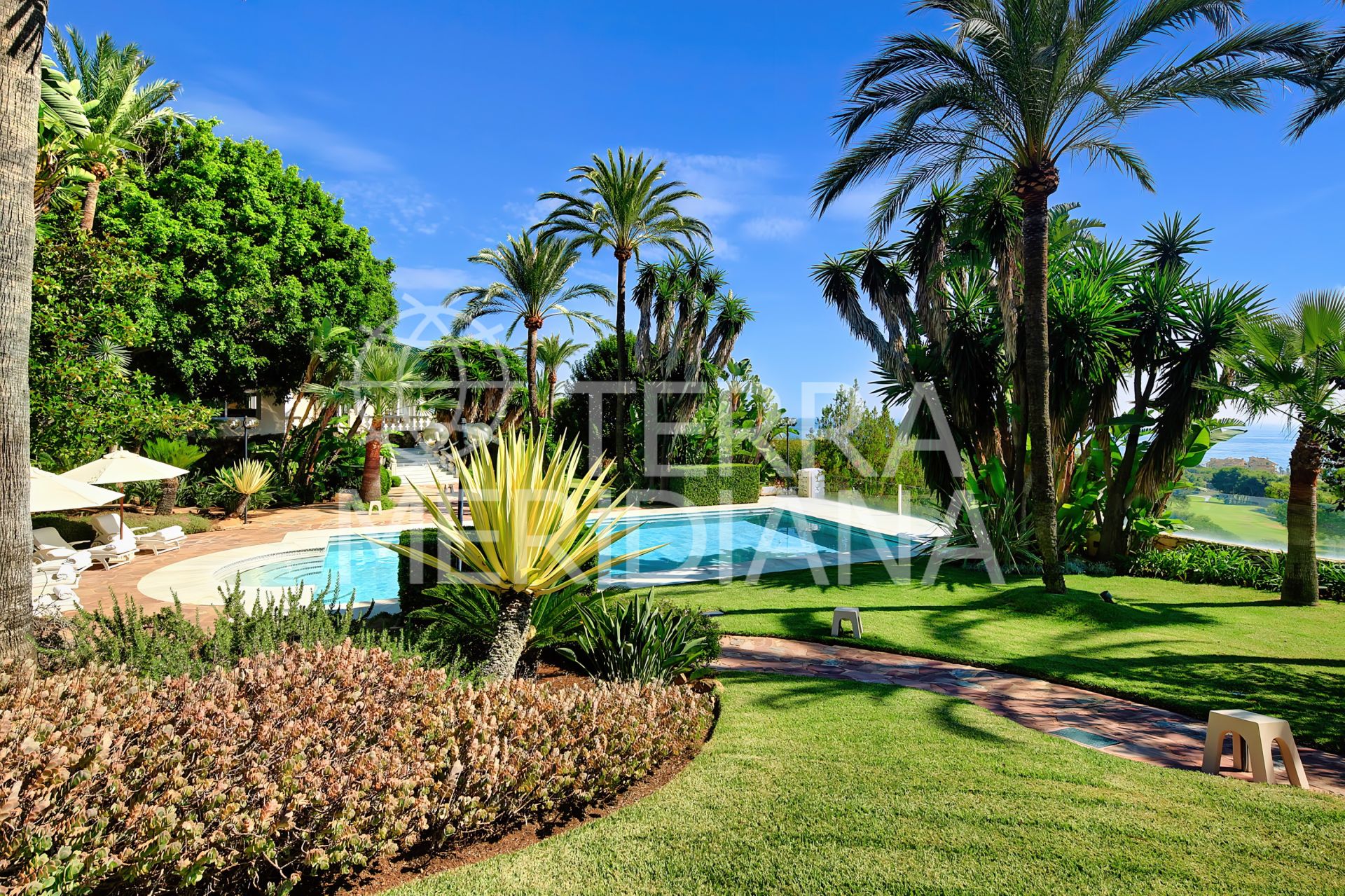 Villa in Rio Real Golf, Marbella