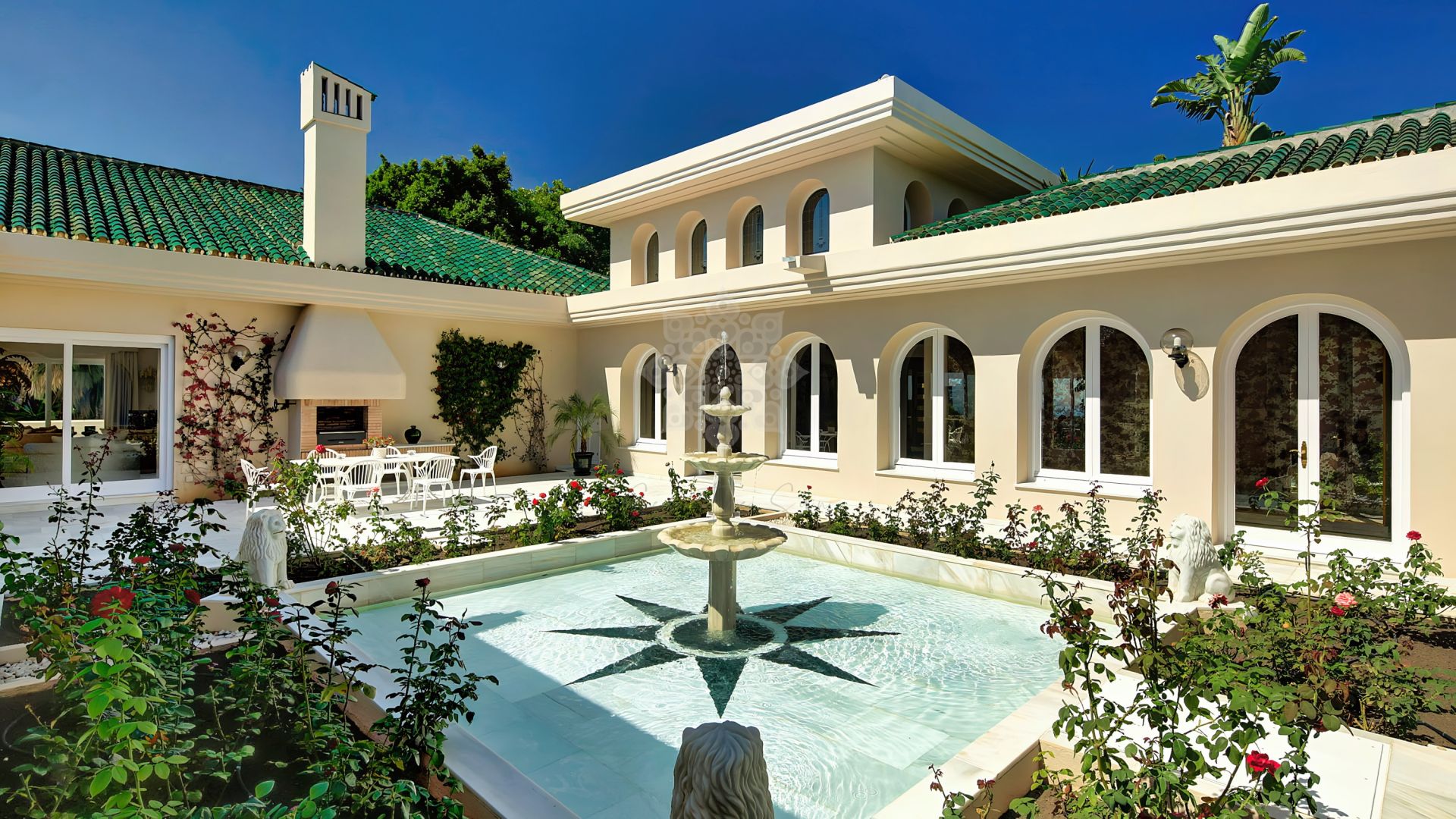 Villa en Rio Real Golf, Marbella