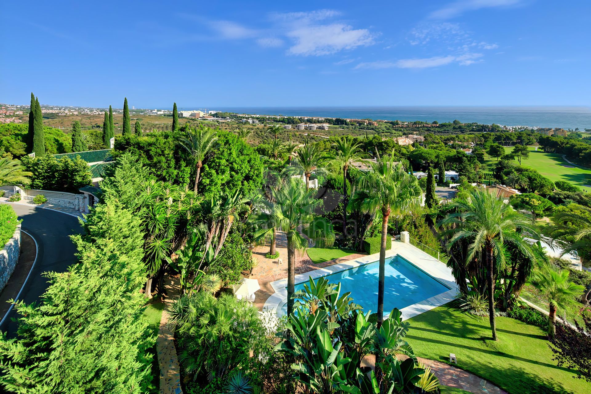 Villa en Rio Real Golf, Marbella