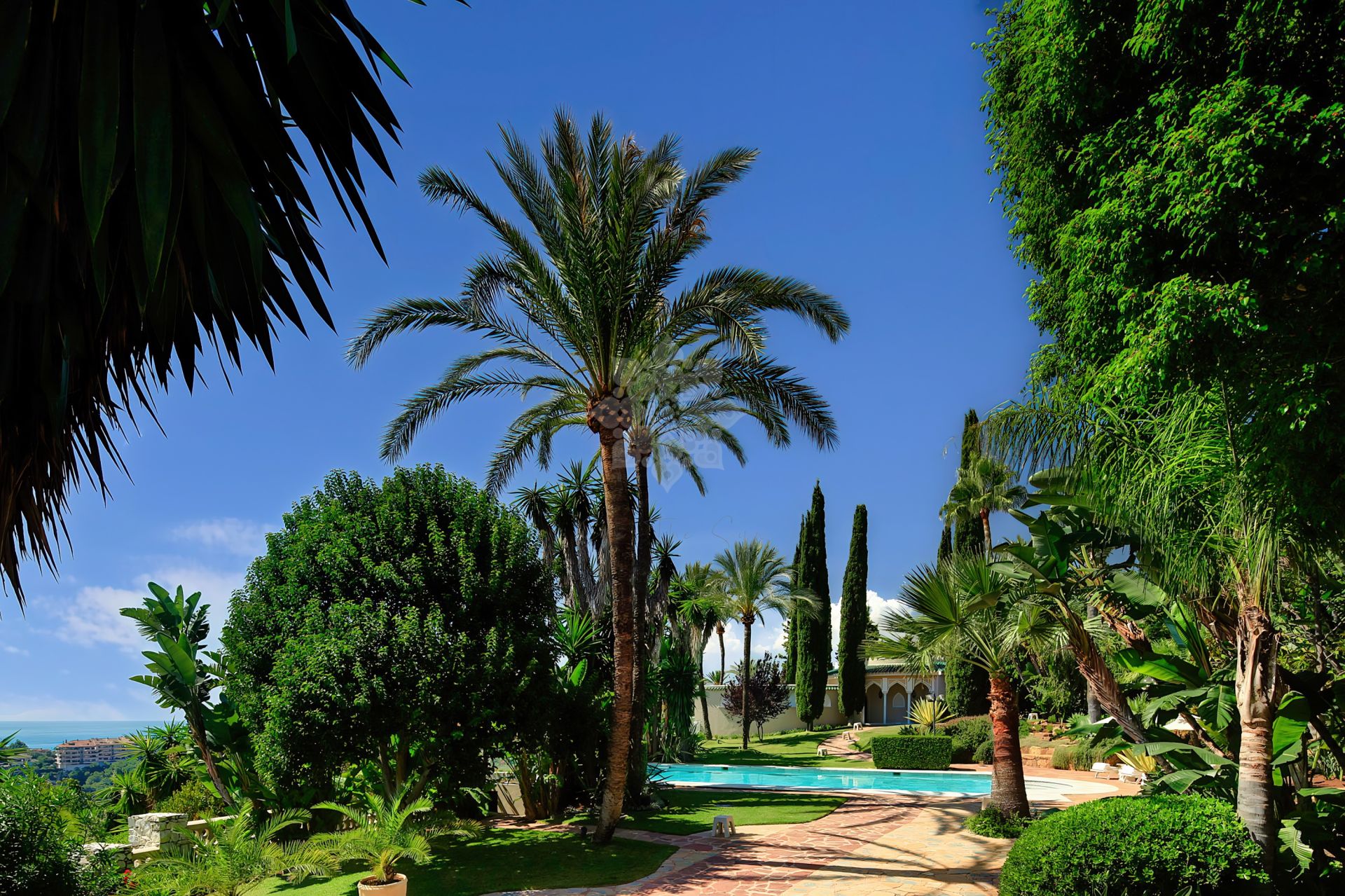 Villa en Rio Real Golf, Marbella