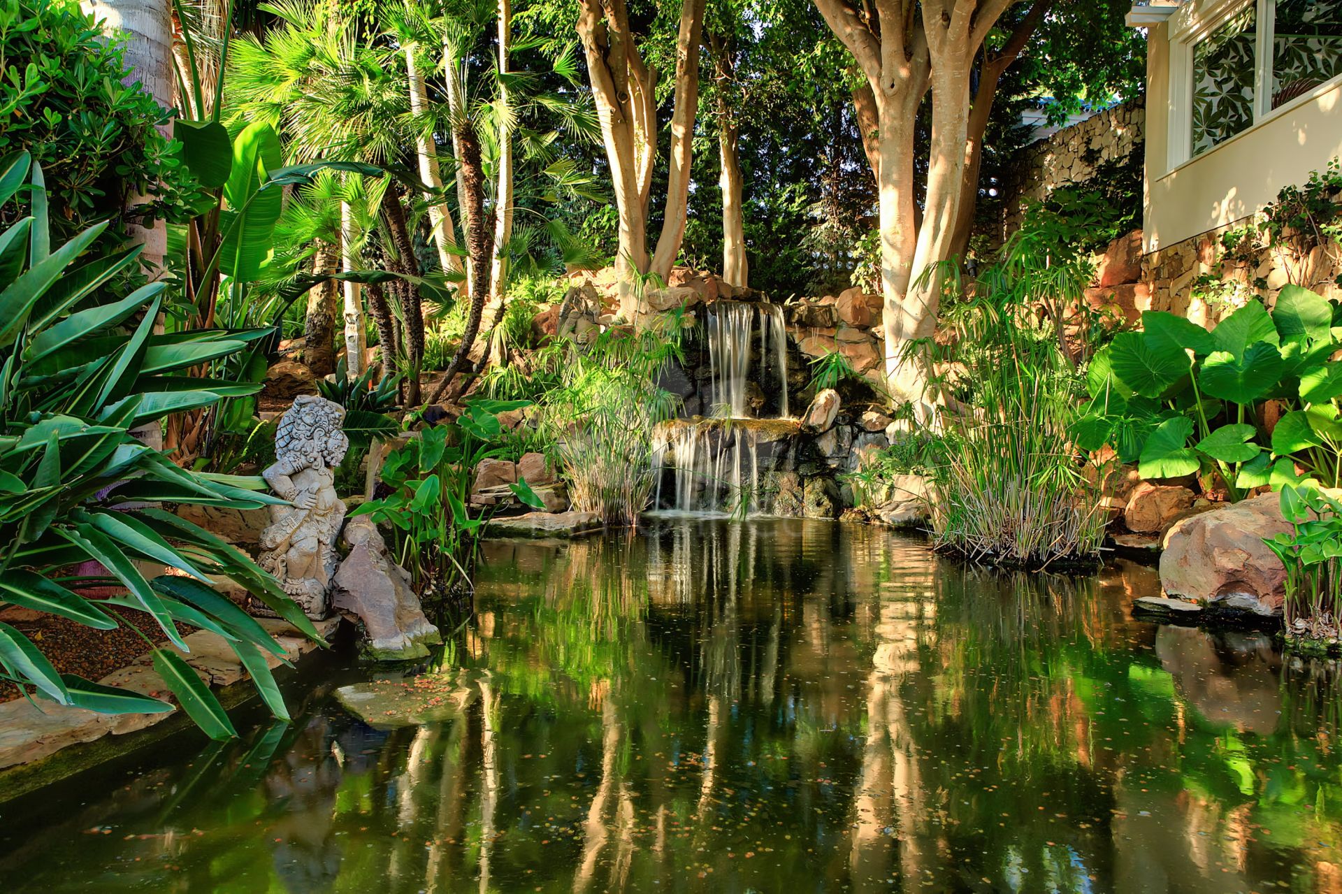 Villa en Rio Real Golf, Marbella