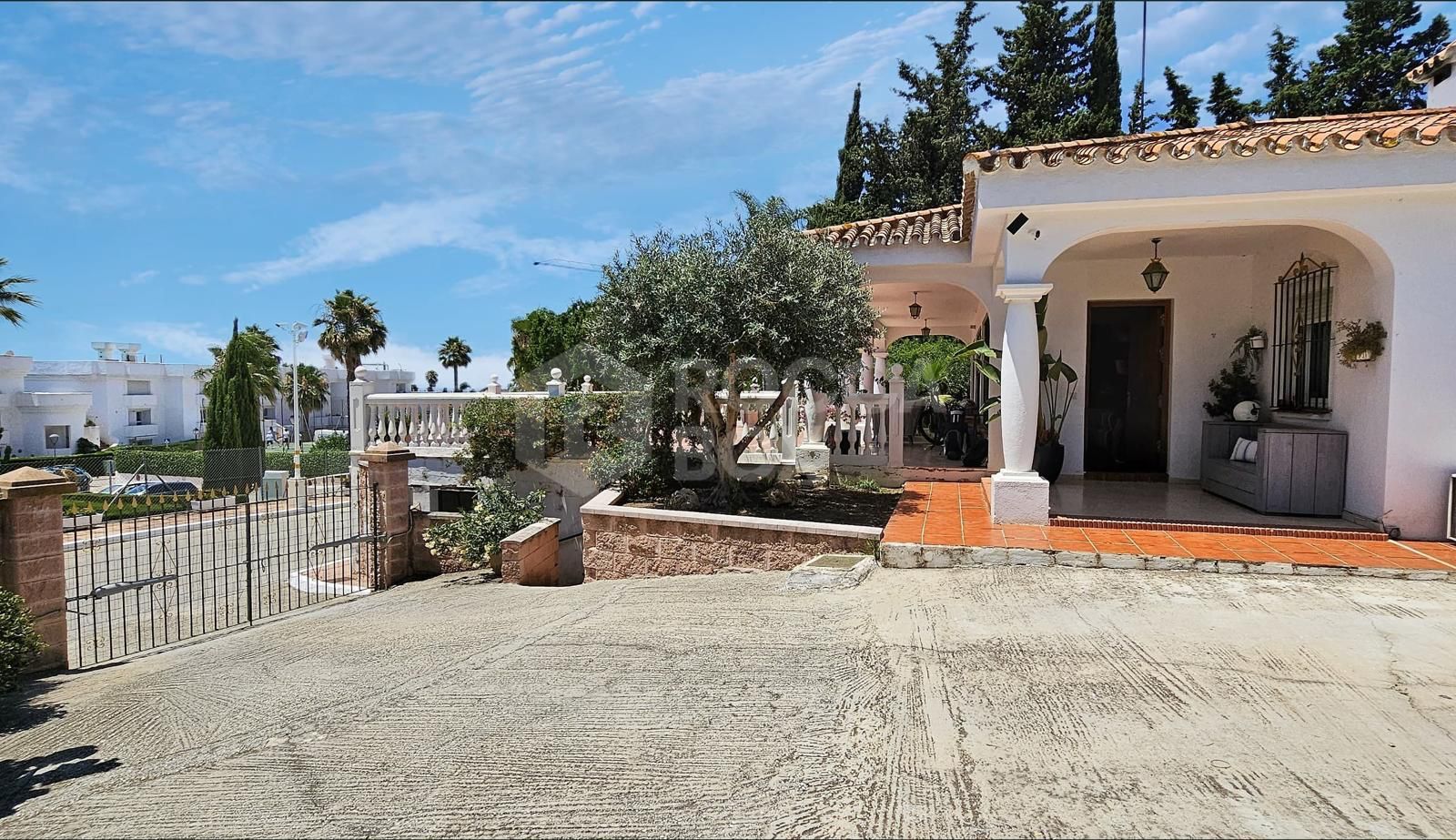 Villa for sale in Paraiso Barronal, Estepona East