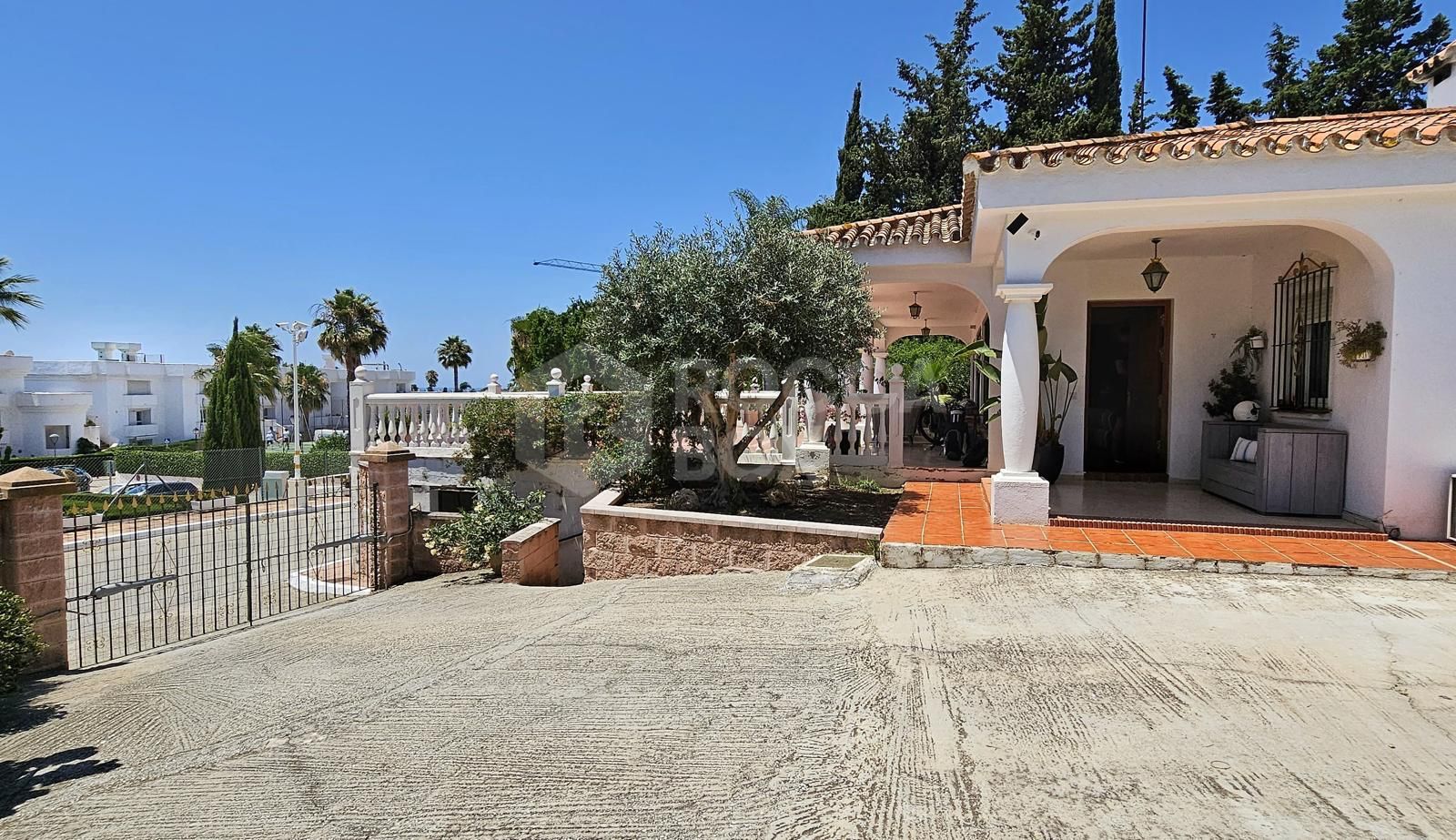 Villa for sale in Paraiso Barronal, Estepona East