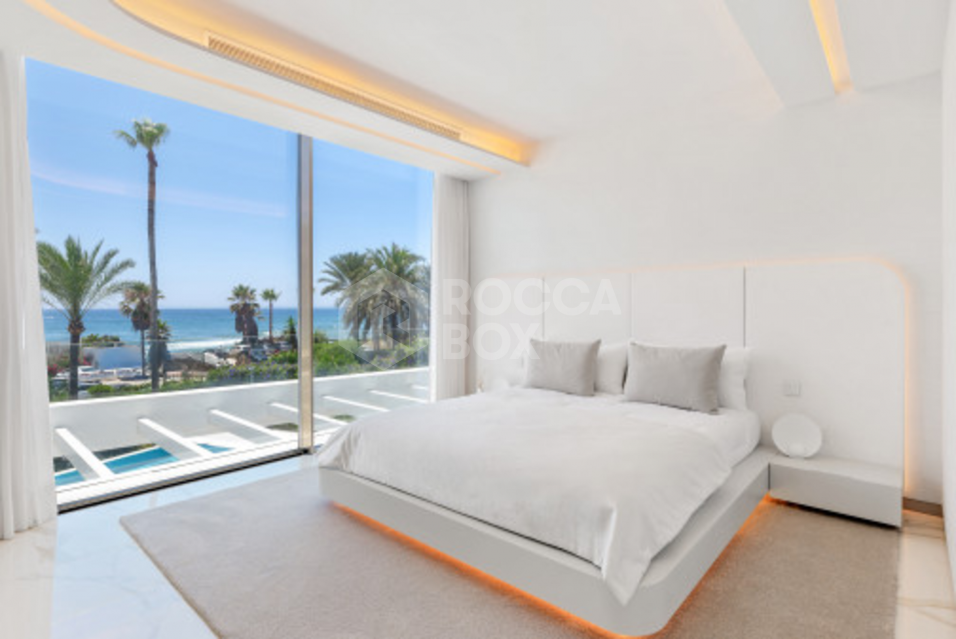 Villa for sale in Los Monteros Playa, Marbella East