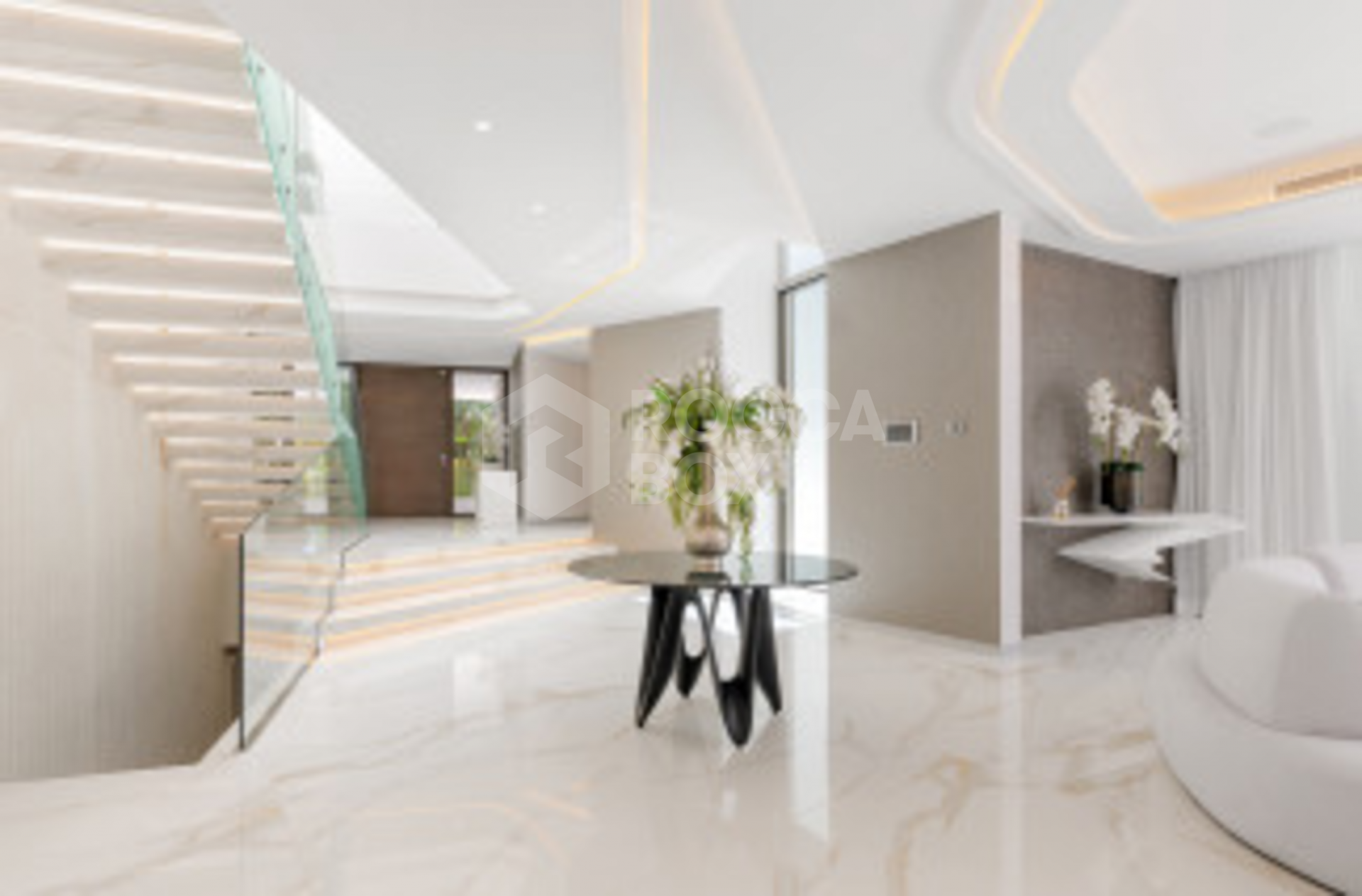 Villa for sale in Los Monteros Playa, Marbella East