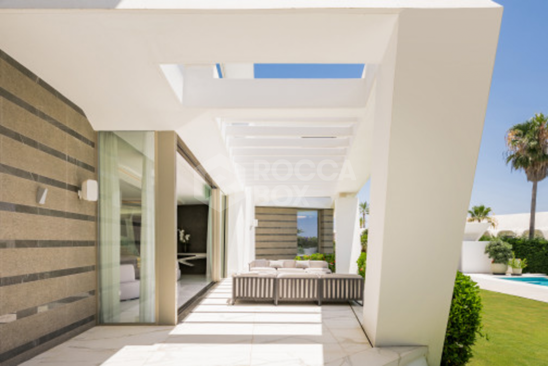 Villa for sale in Los Monteros Playa, Marbella East