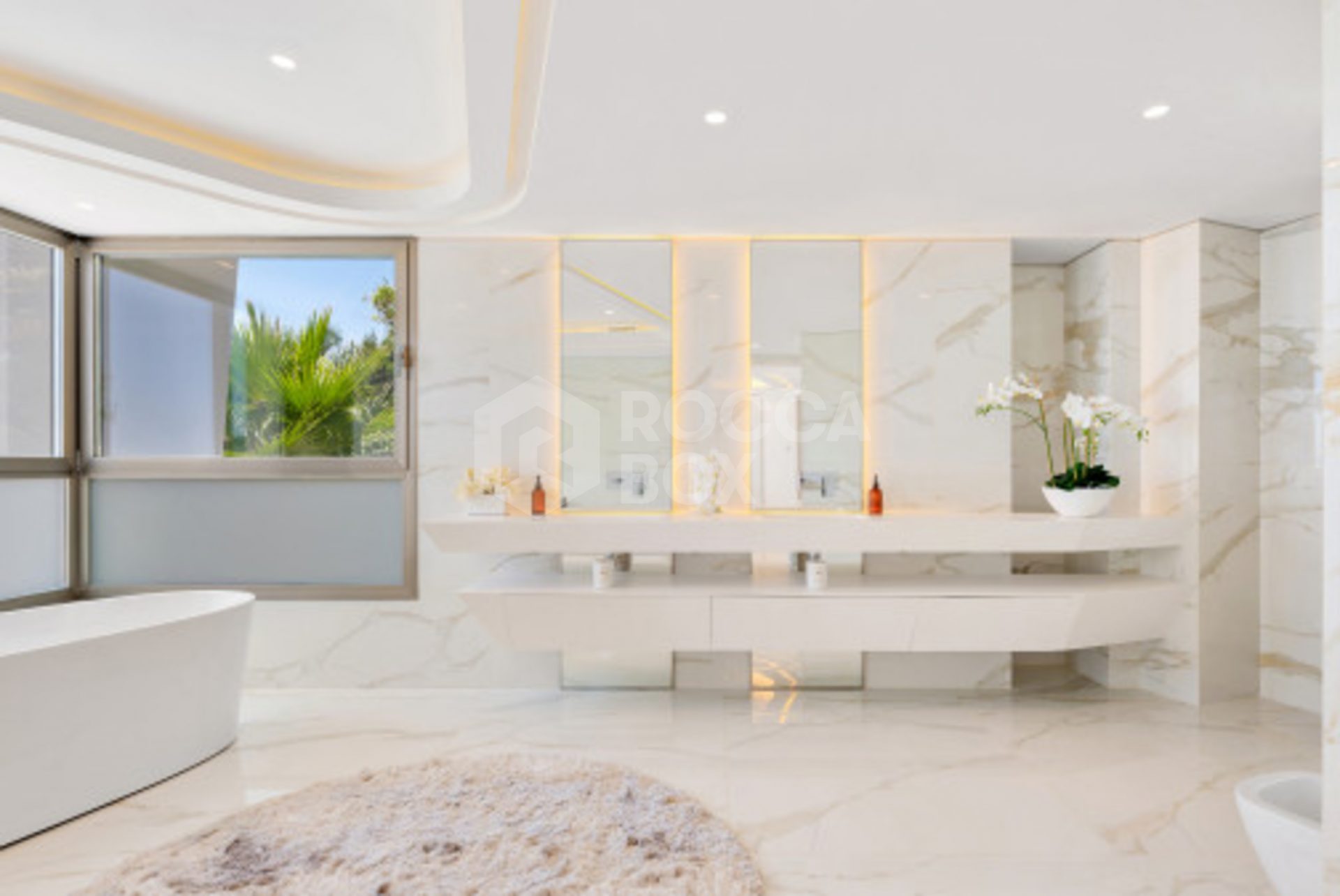 Villa for sale in Los Monteros Playa, Marbella East