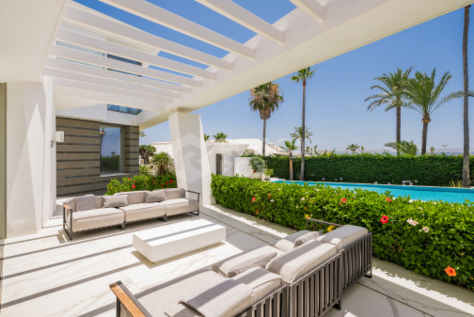 Villa for sale in Los Monteros Playa, Marbella East