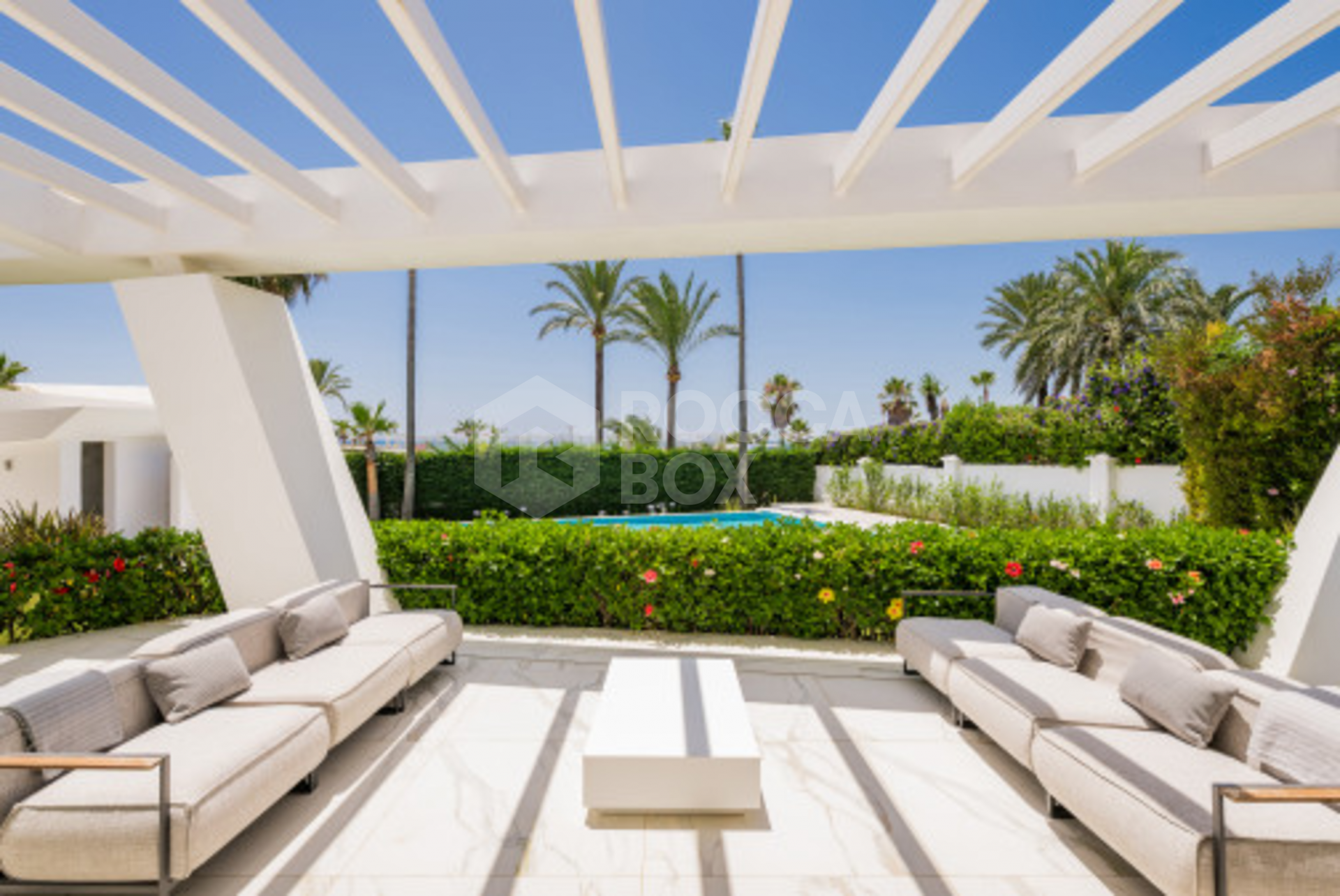 Villa for sale in Los Monteros Playa, Marbella East