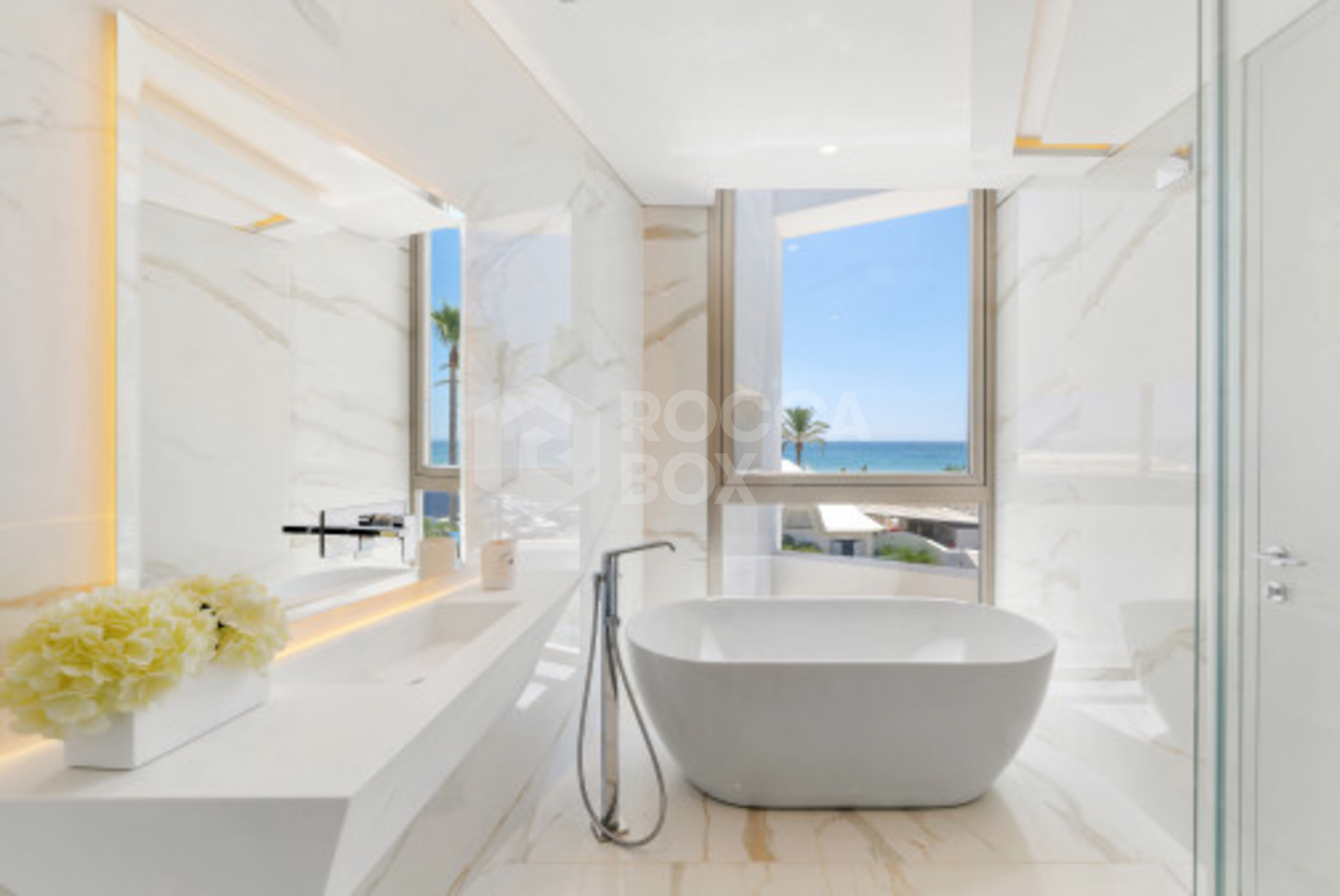 Villa for sale in Los Monteros Playa, Marbella East