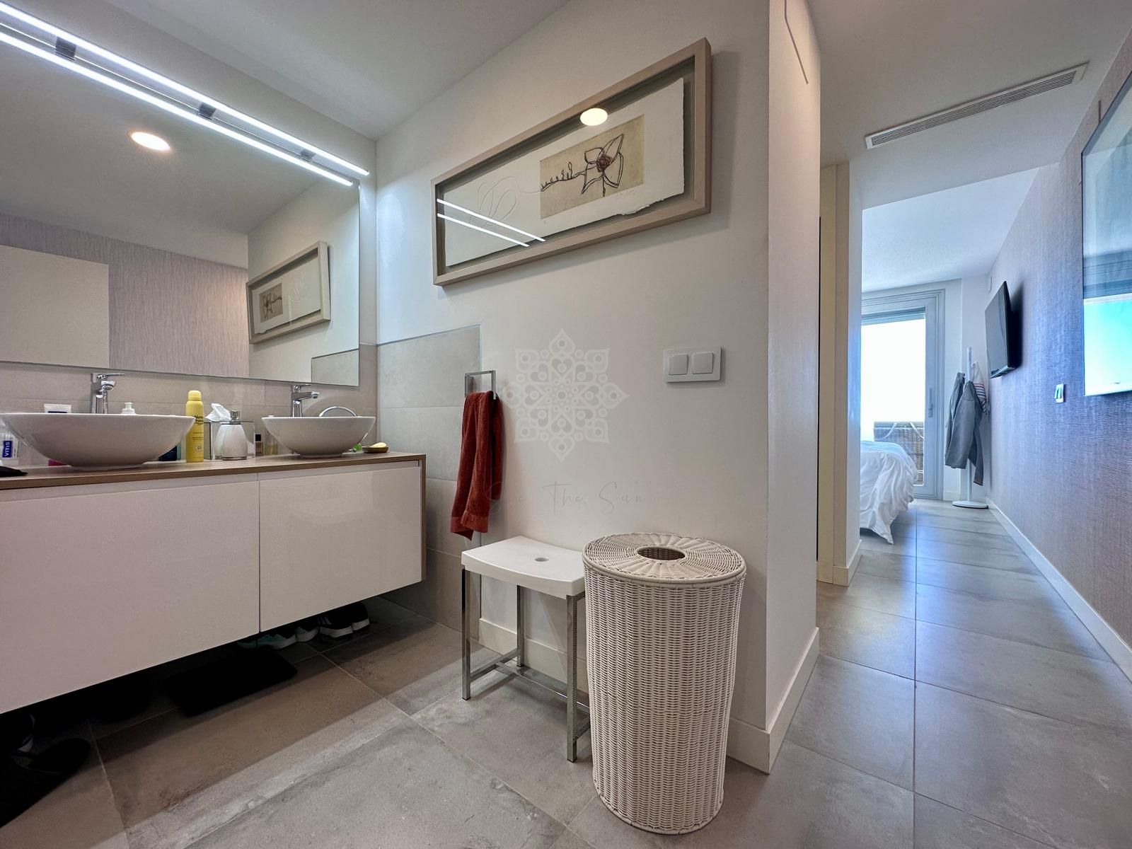 Apartment in El Higueron, Fuengirola