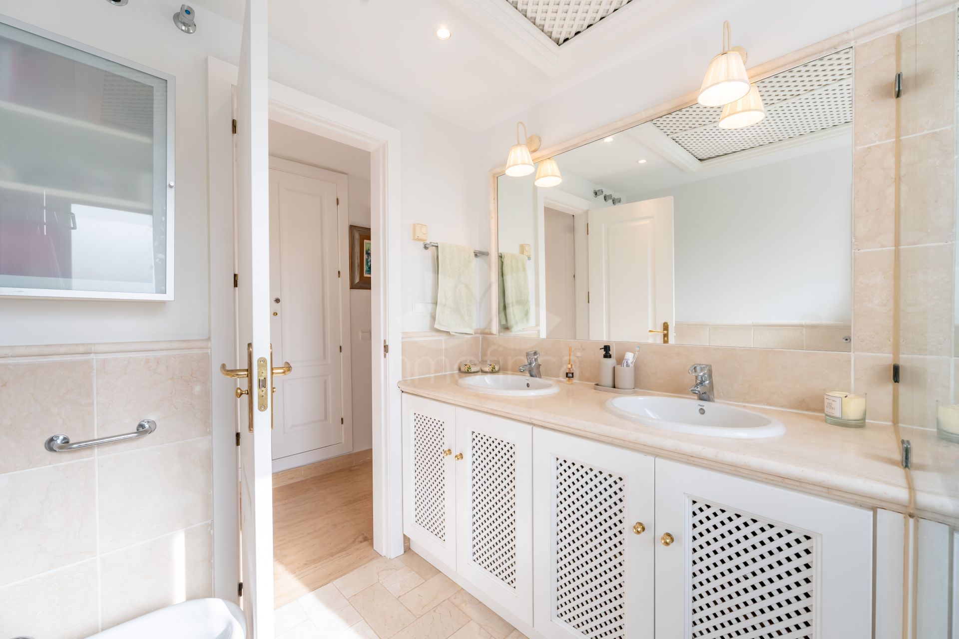 Apartamento en Rio Real, Marbella