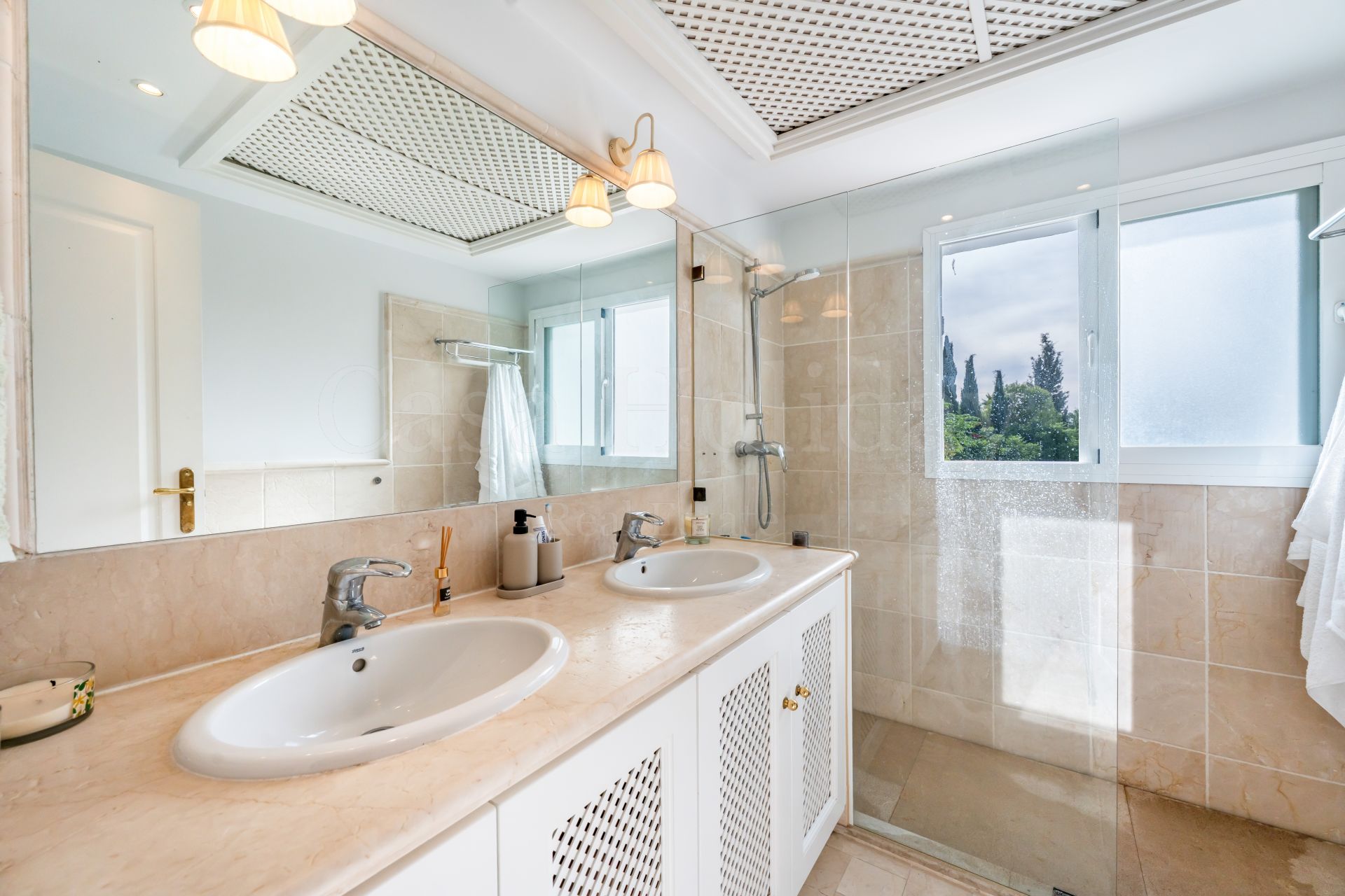 Apartamento en Rio Real, Marbella