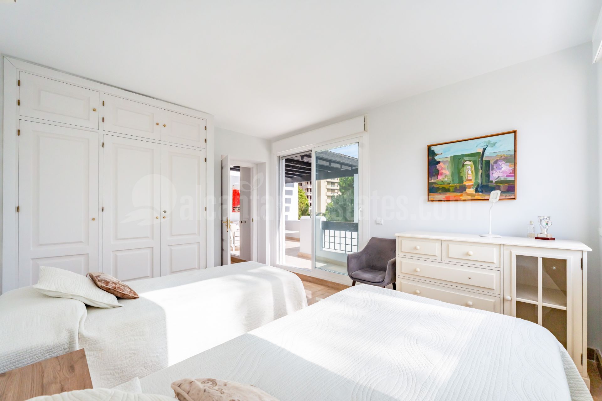 Apartamento en Rio Real, Marbella