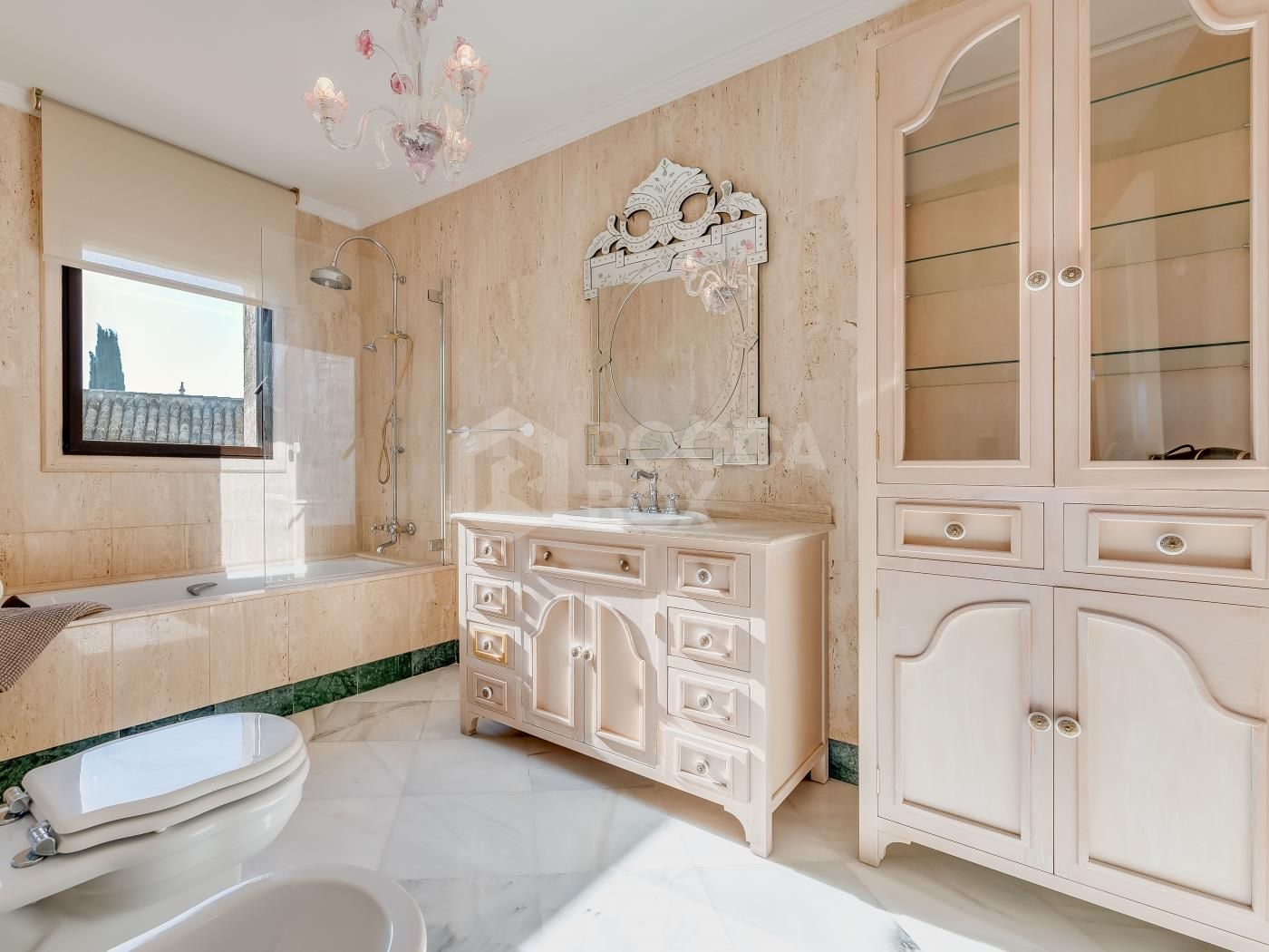 Exclusive villa for rent in Río Real, Marbella, with panoramic sea and valley views