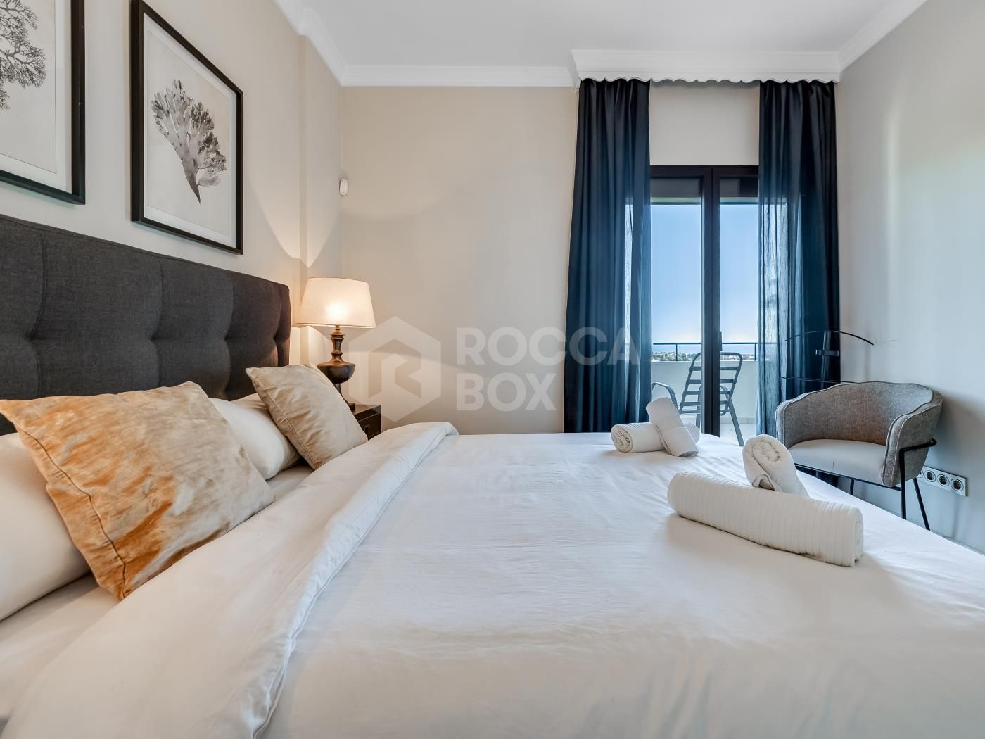 Exclusive villa for rent in Río Real, Marbella, with panoramic sea and valley views