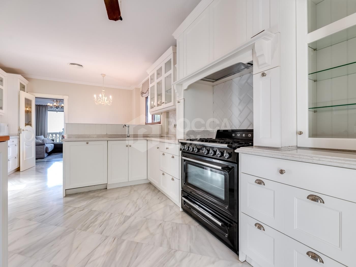 Exclusive villa for rent in Río Real, Marbella, with panoramic sea and valley views