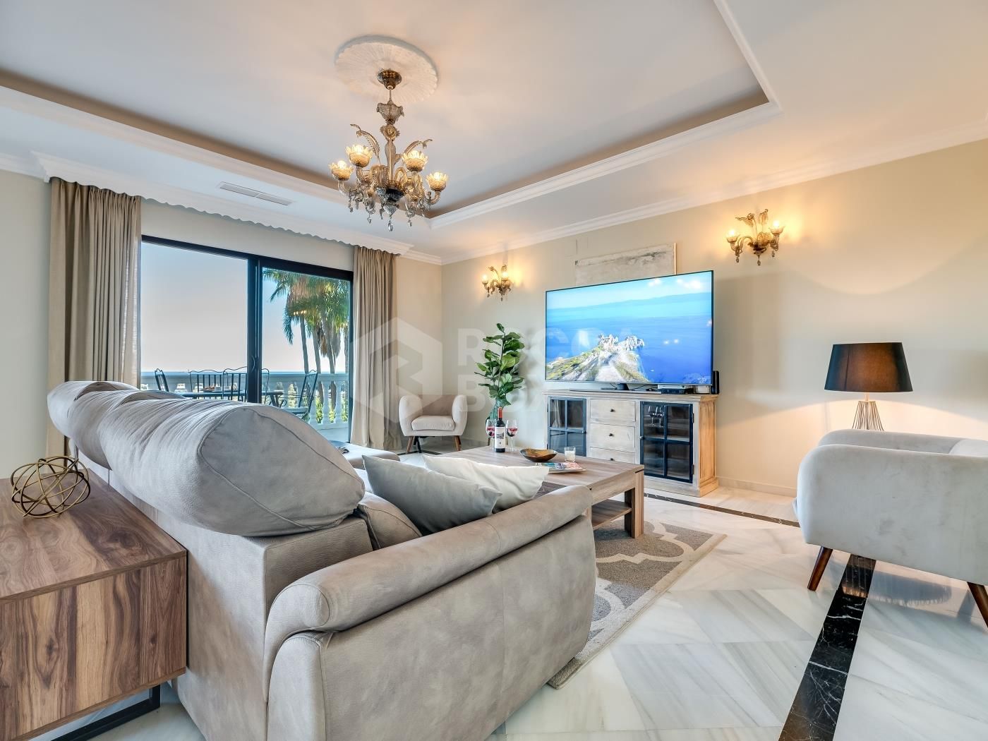 Exclusive villa for rent in Río Real, Marbella, with panoramic sea and valley views