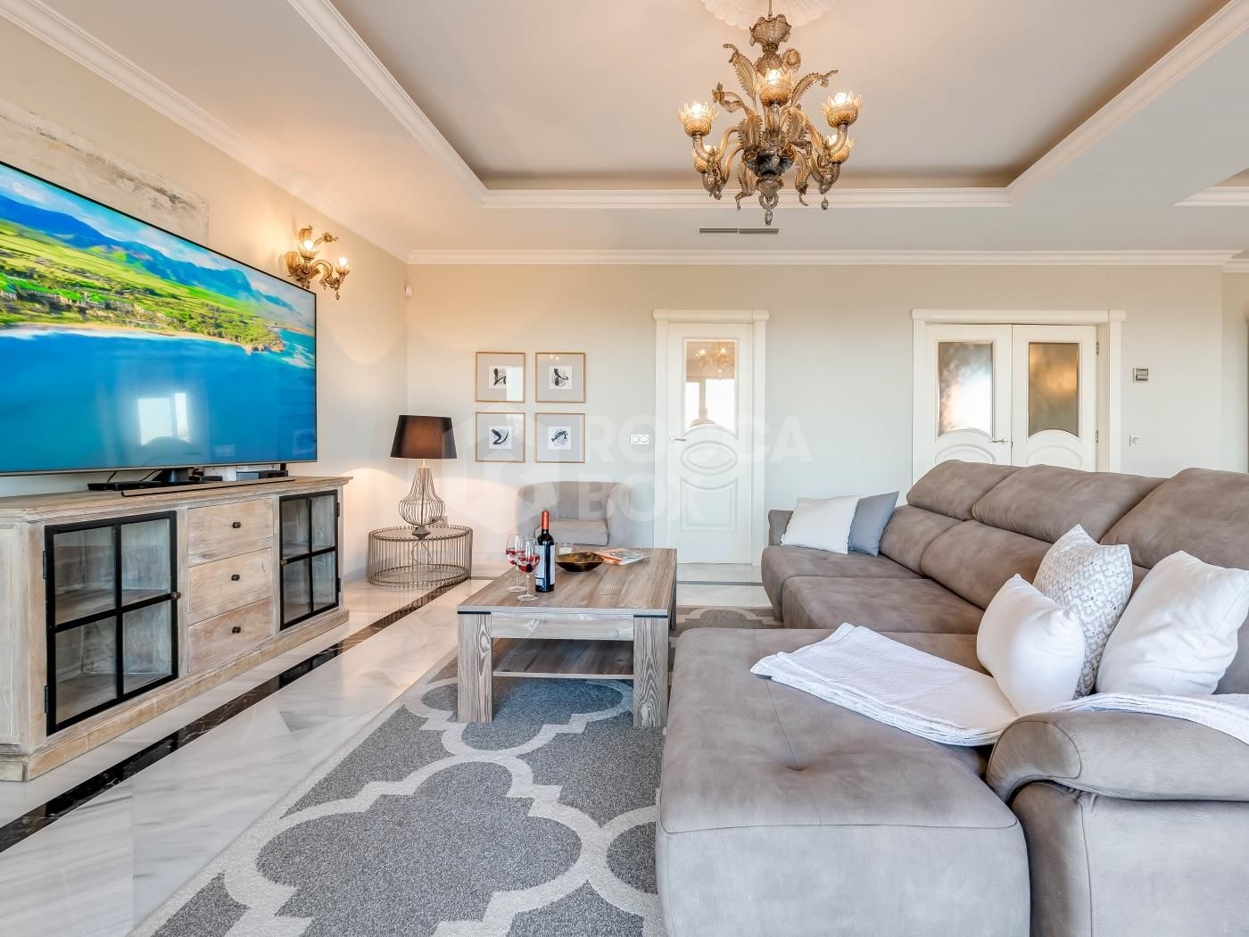 Exclusive villa for rent in Río Real, Marbella, with panoramic sea and valley views