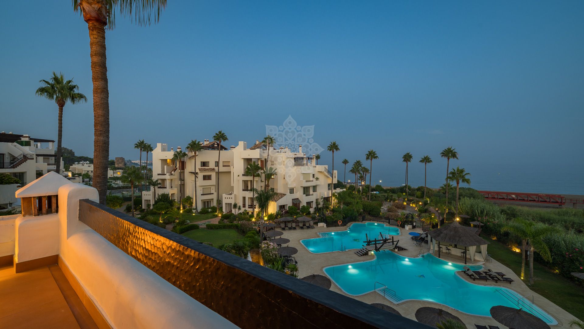 Penthouse w Bahía del Velerín, Estepona