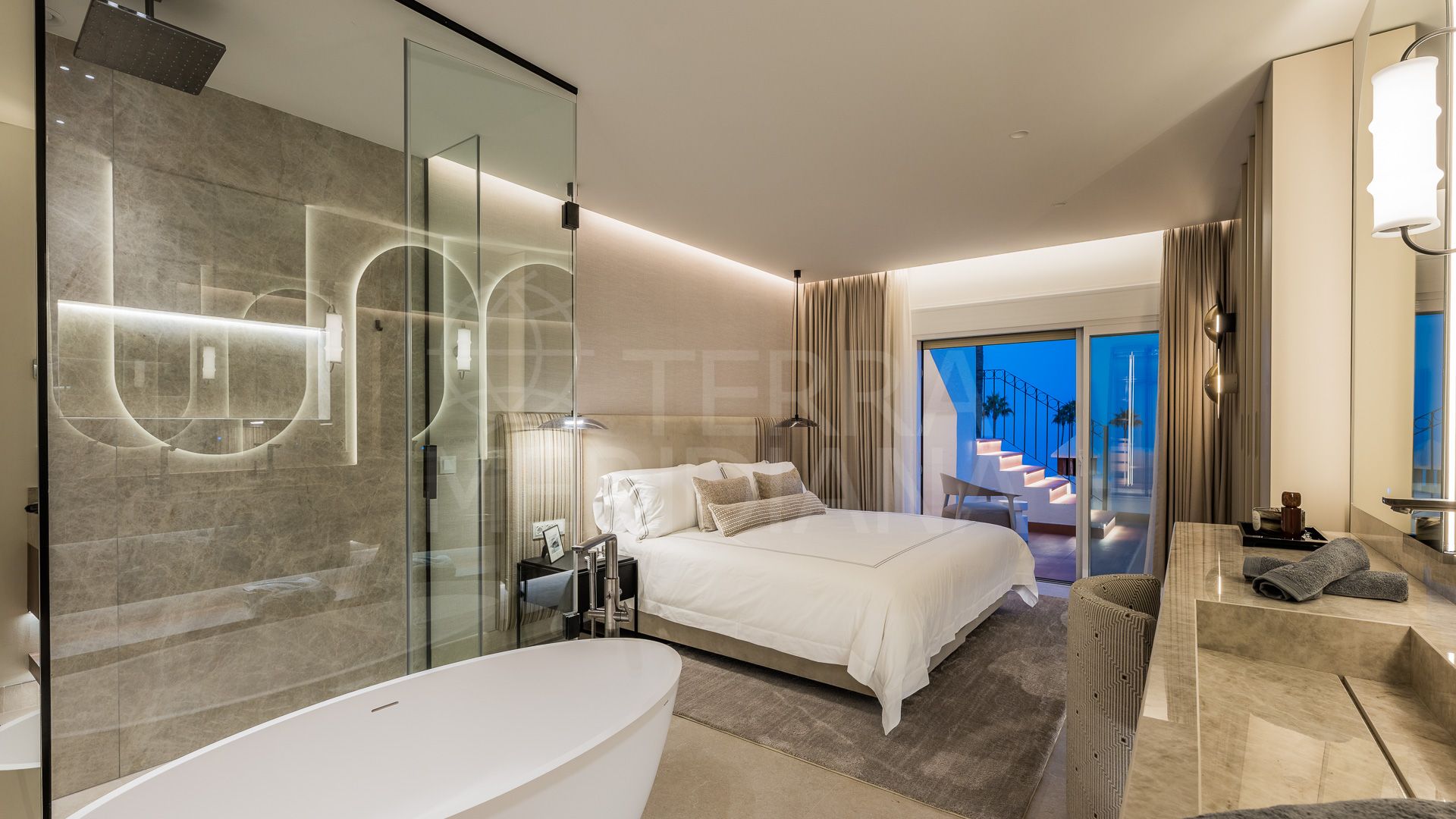 Penthouse in Bahía del Velerín, Estepona