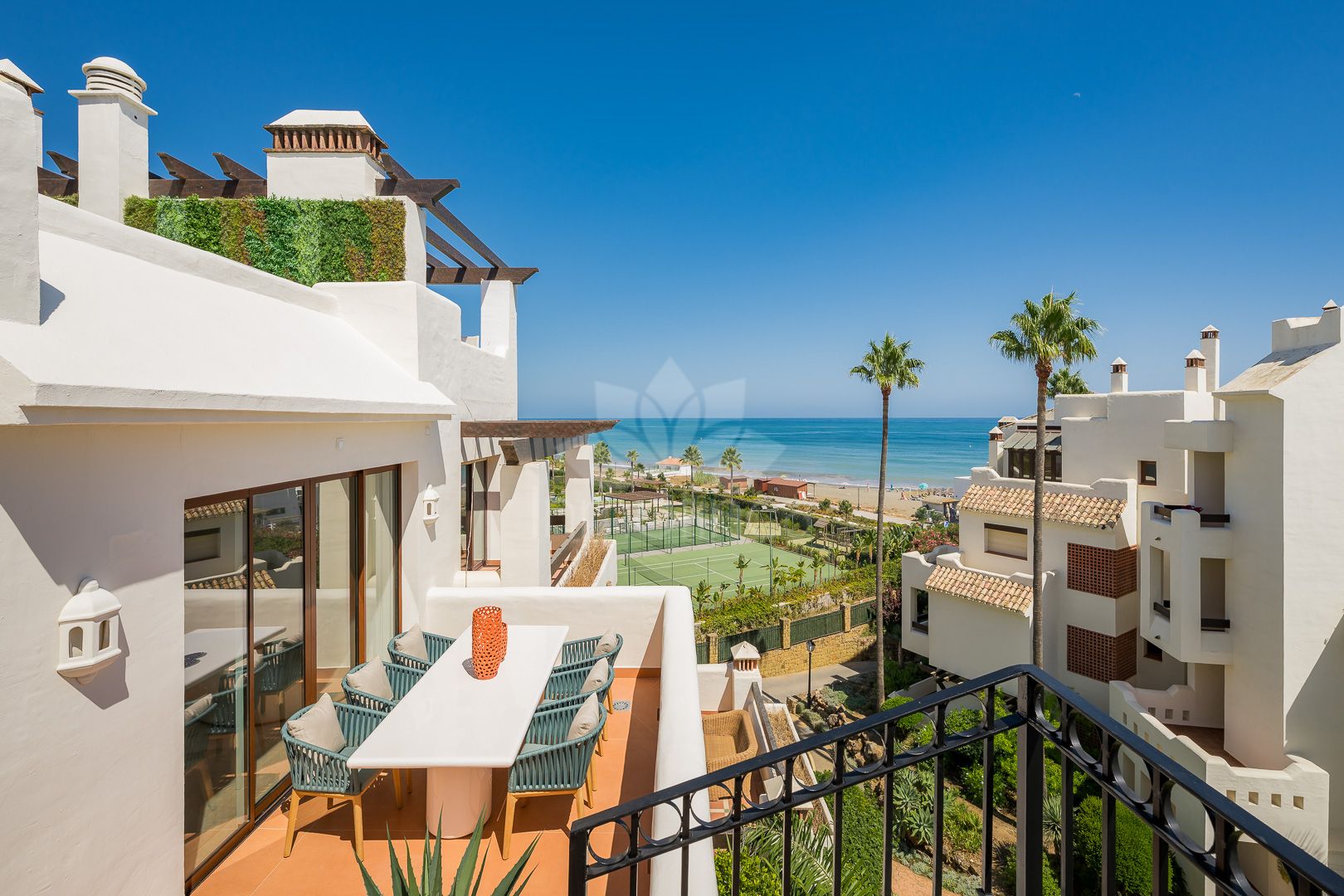Penthouse in Bahía del Velerín, Estepona