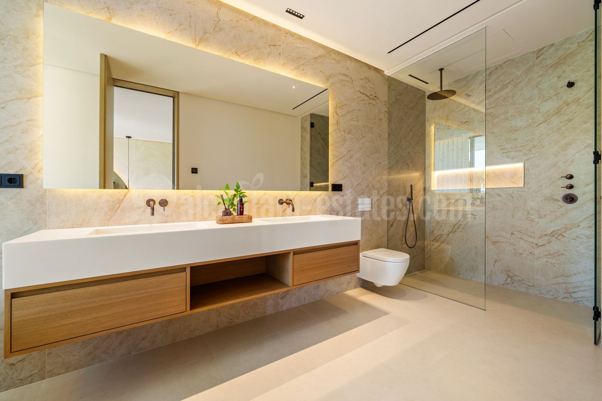 Villa in Las Lomas del Marbella Club, Marbella