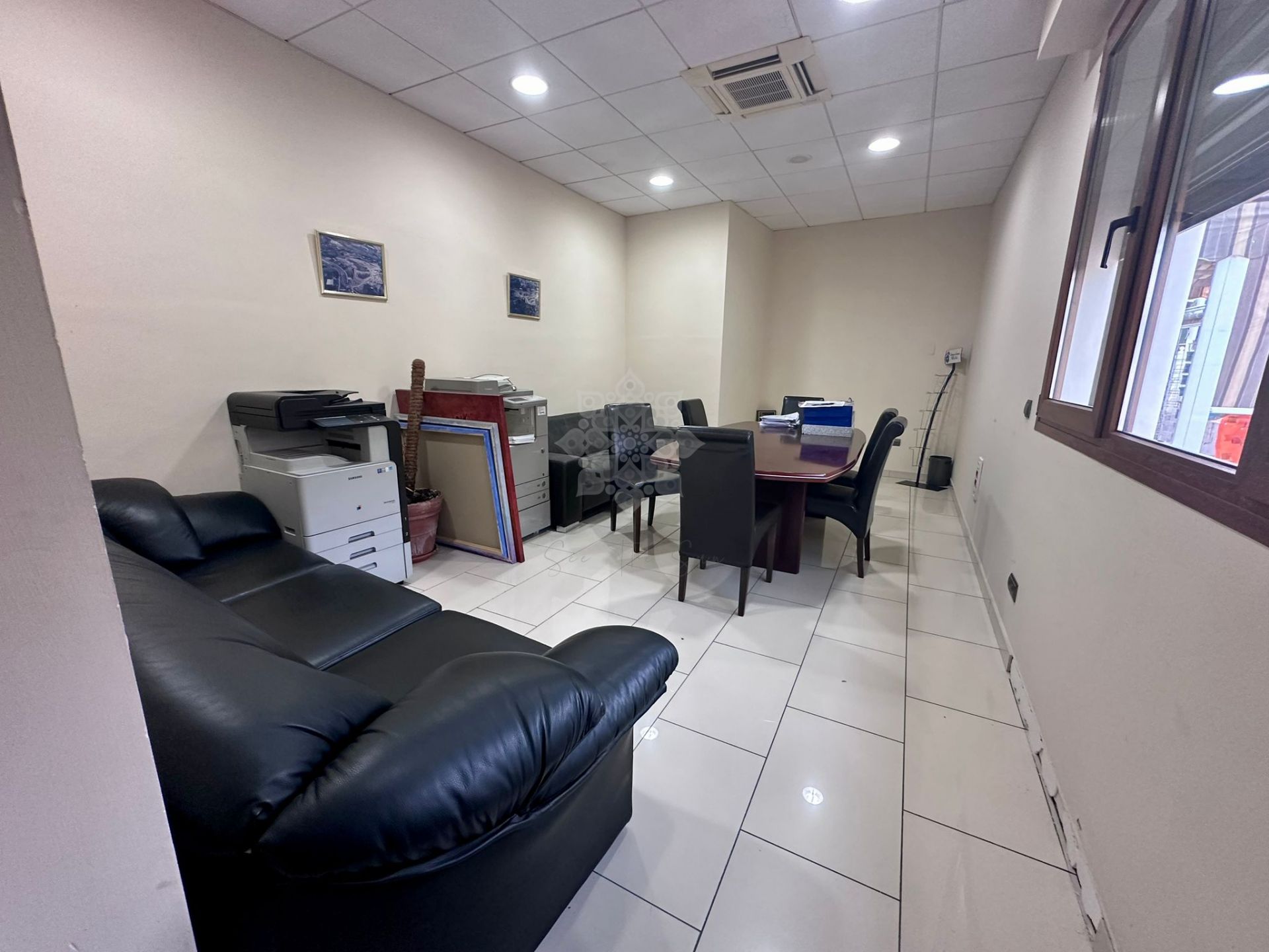 Local Comercial en Puerto de Cabopino, Marbella