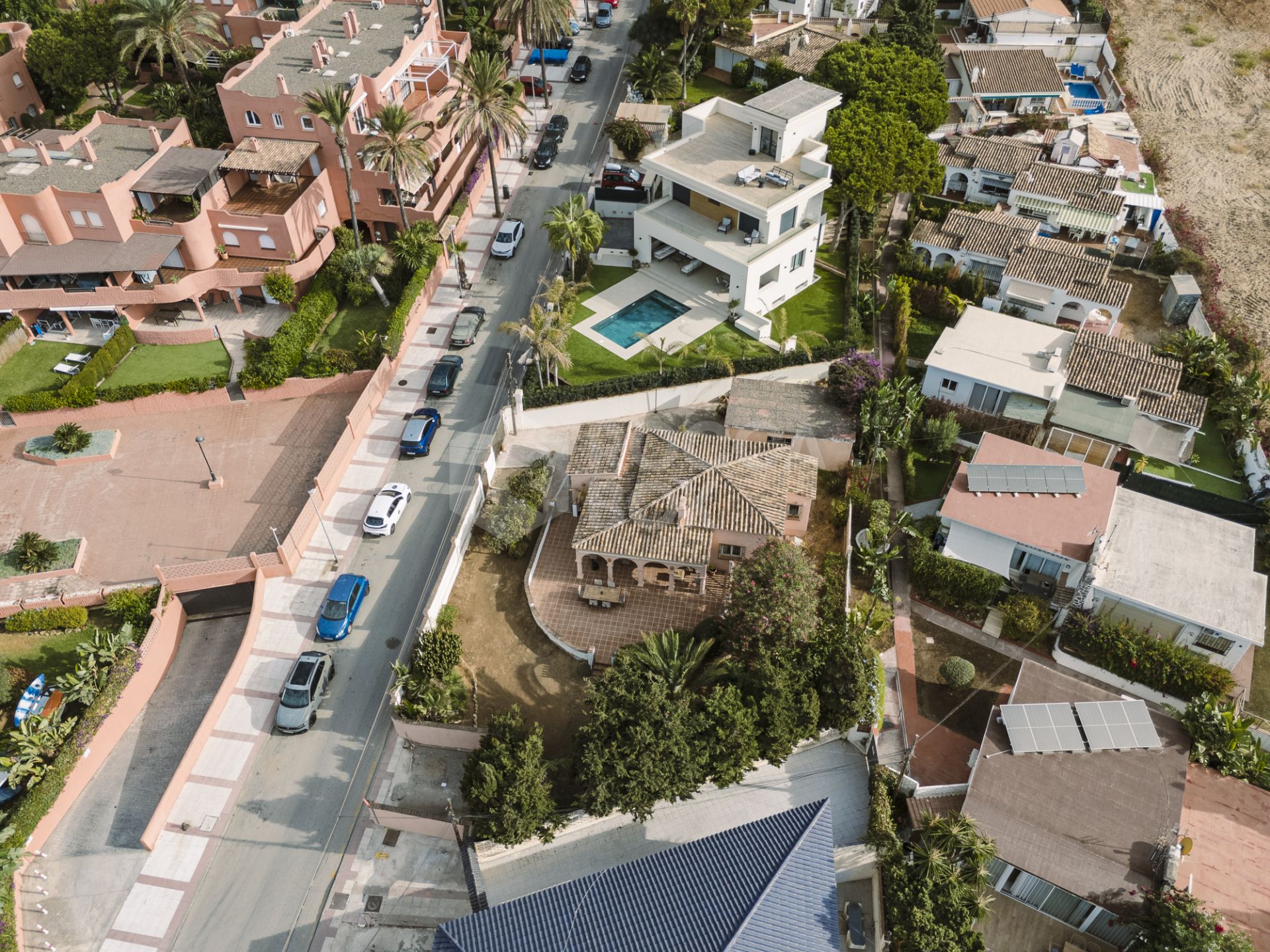 Exclusive Villa for Sale in East Marbella – Urbanization Costa Bella, Second Line to the Beach