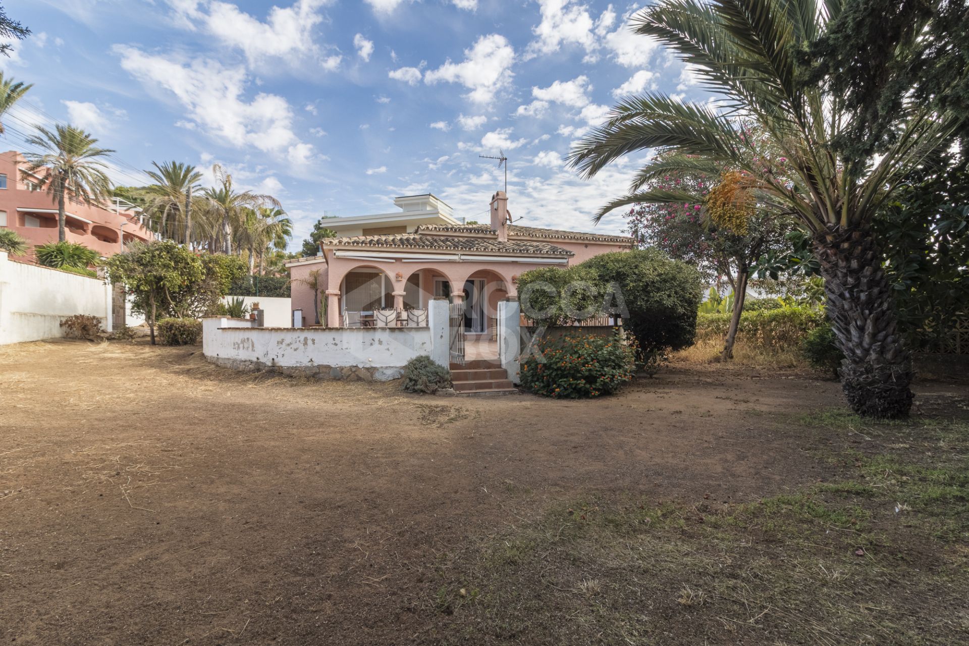 Exclusive Villa for Sale in East Marbella – Urbanization Costa Bella, Second Line to the Beach