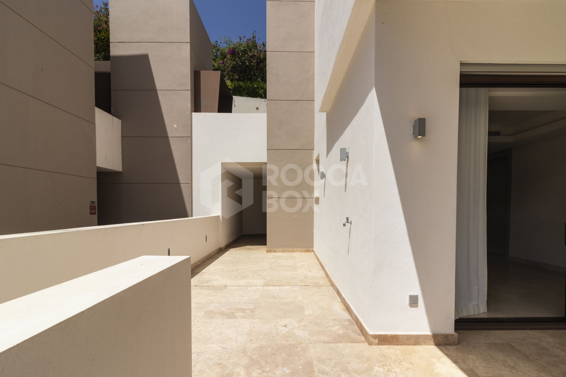 SEMI-DETACHED VILLA IN THE CENTER OF MARBELLA