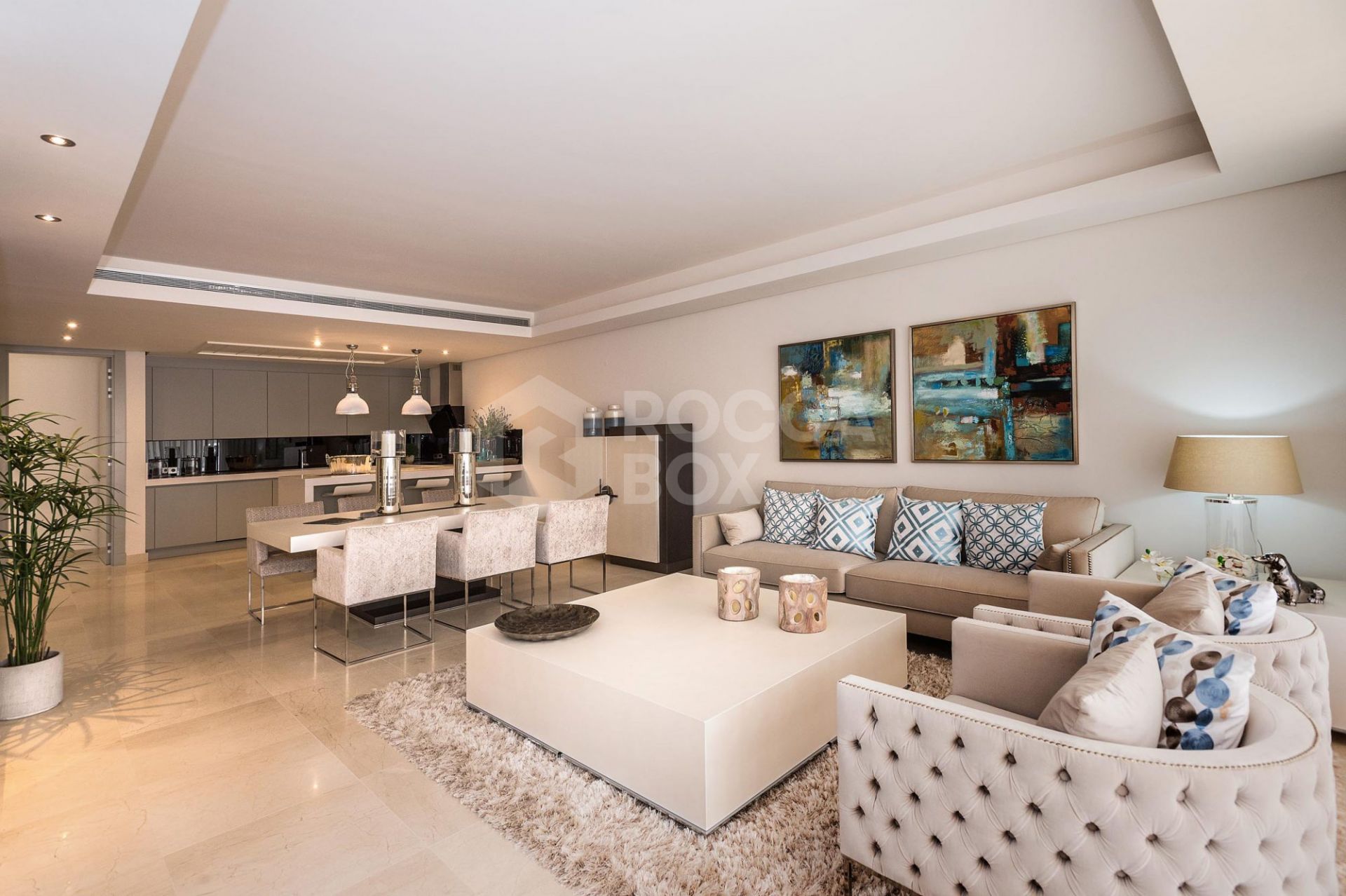 SEMI-DETACHED VILLA IN THE CENTER OF MARBELLA