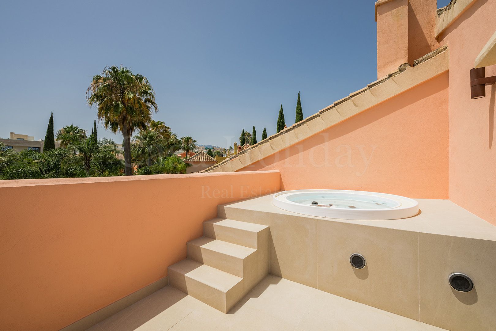 Adosado en Jardines de las Lomas, Marbella