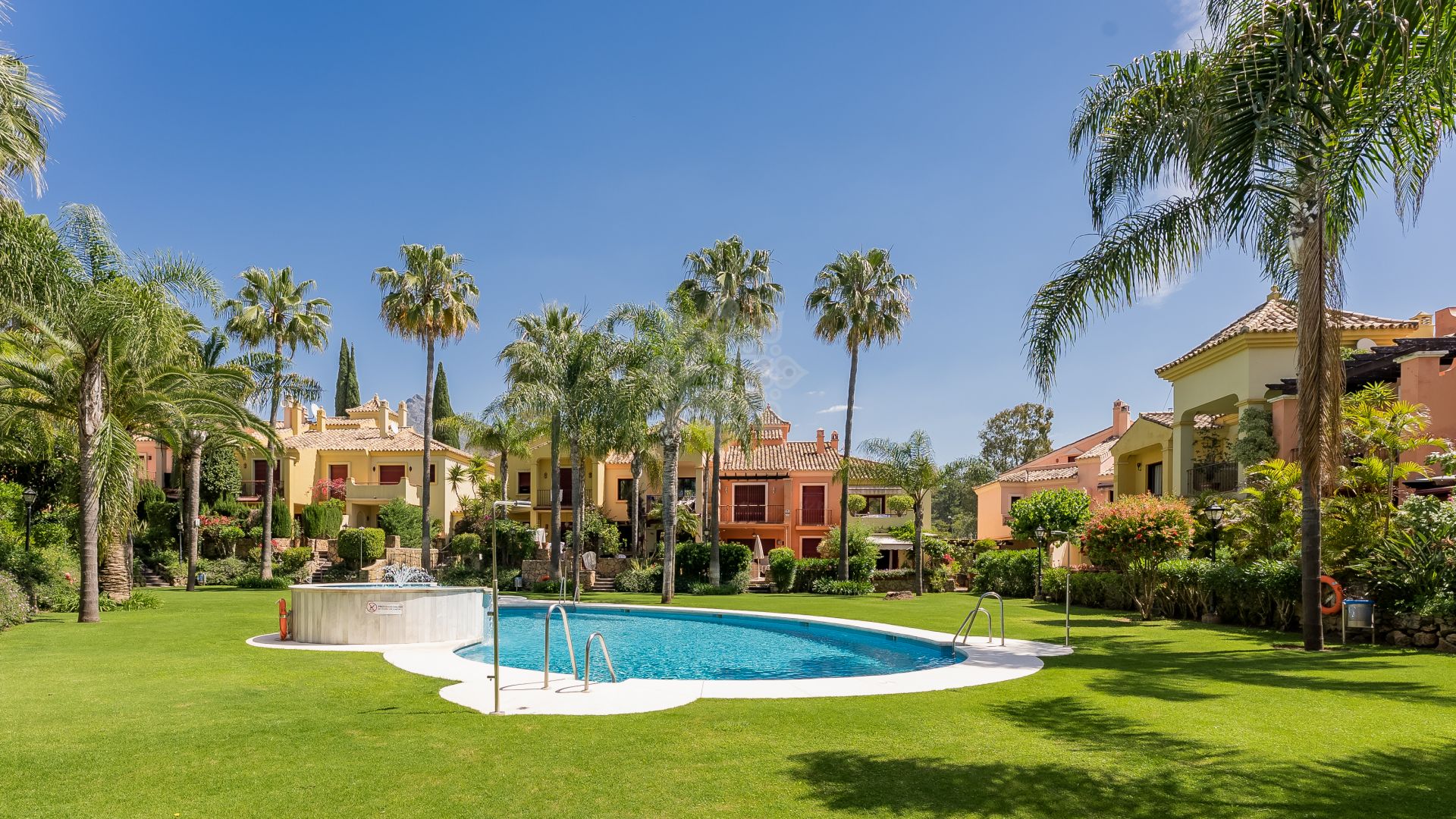 Town House in Jardines de las Lomas, Marbella