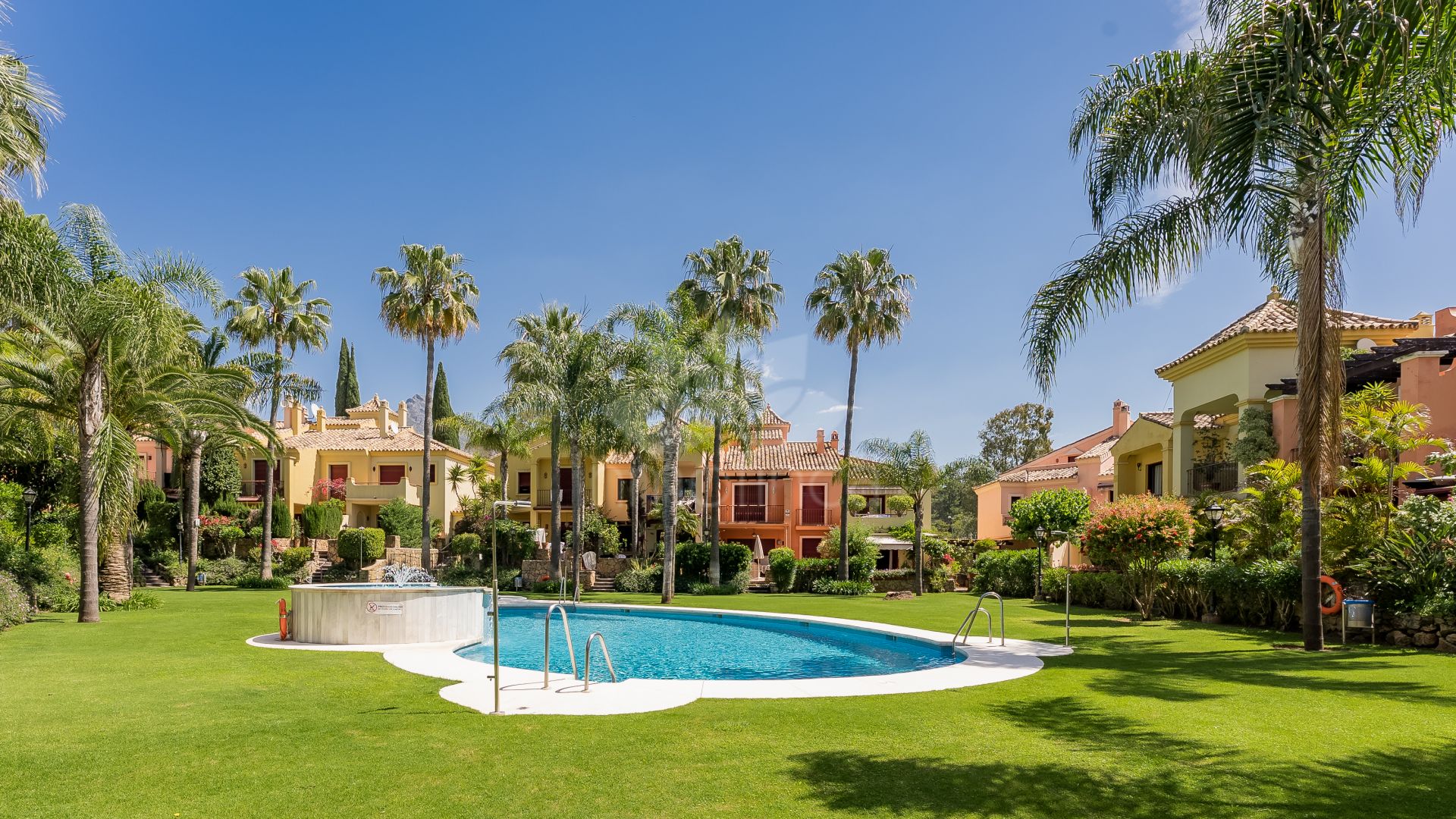 Town House in Jardines de las Lomas, Marbella
